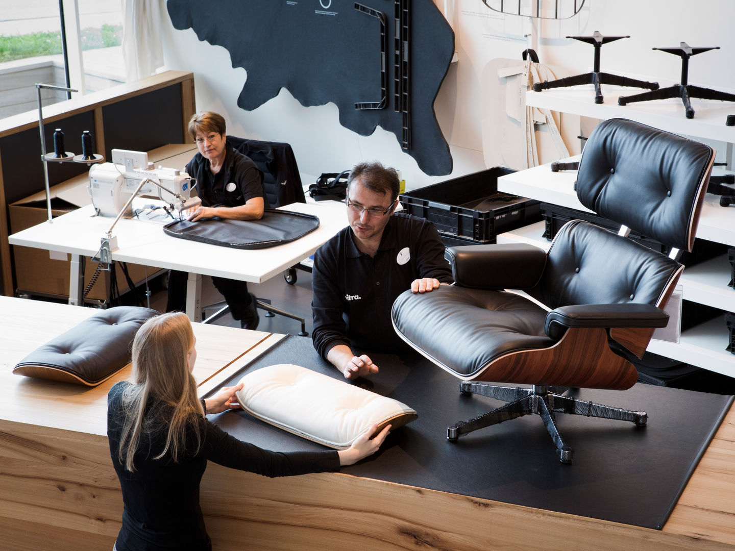 SELT / SOLD VITRA - Eames, Lounge Chair, Palisander Santos 2