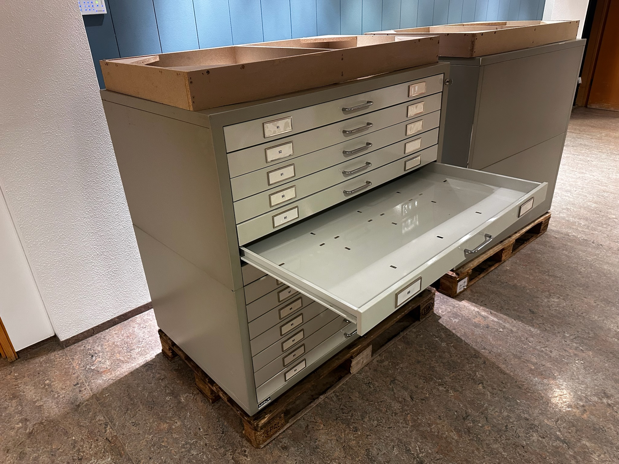 SELT / SOLD Teikningaskápur, 14 skúffur, B116 x D76 x H112 sm. 2