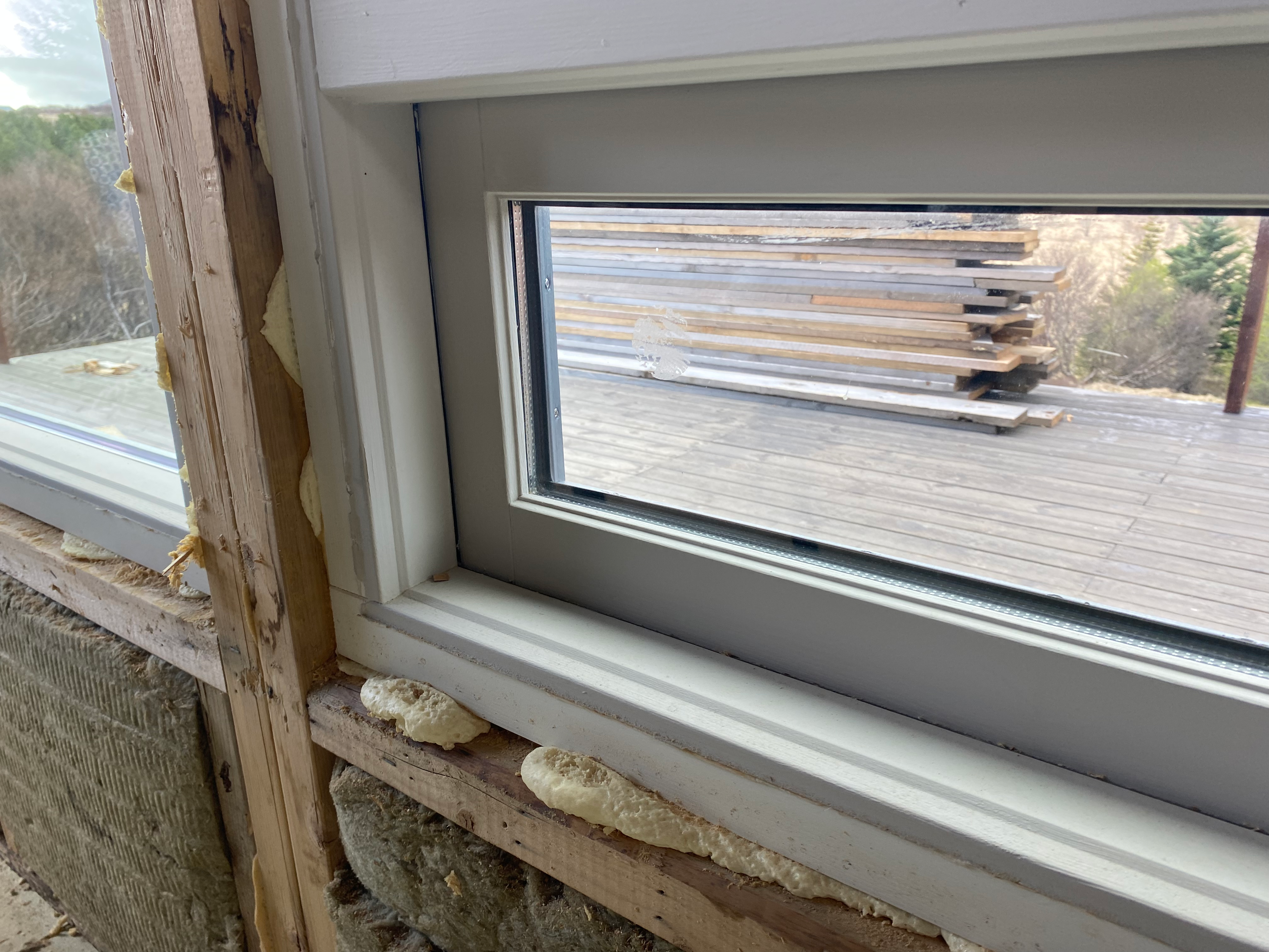 SELT / SOLD Vandaður gluggi(nr. 4) með opnanlegu fagi, H160 x B108 sm. 4
