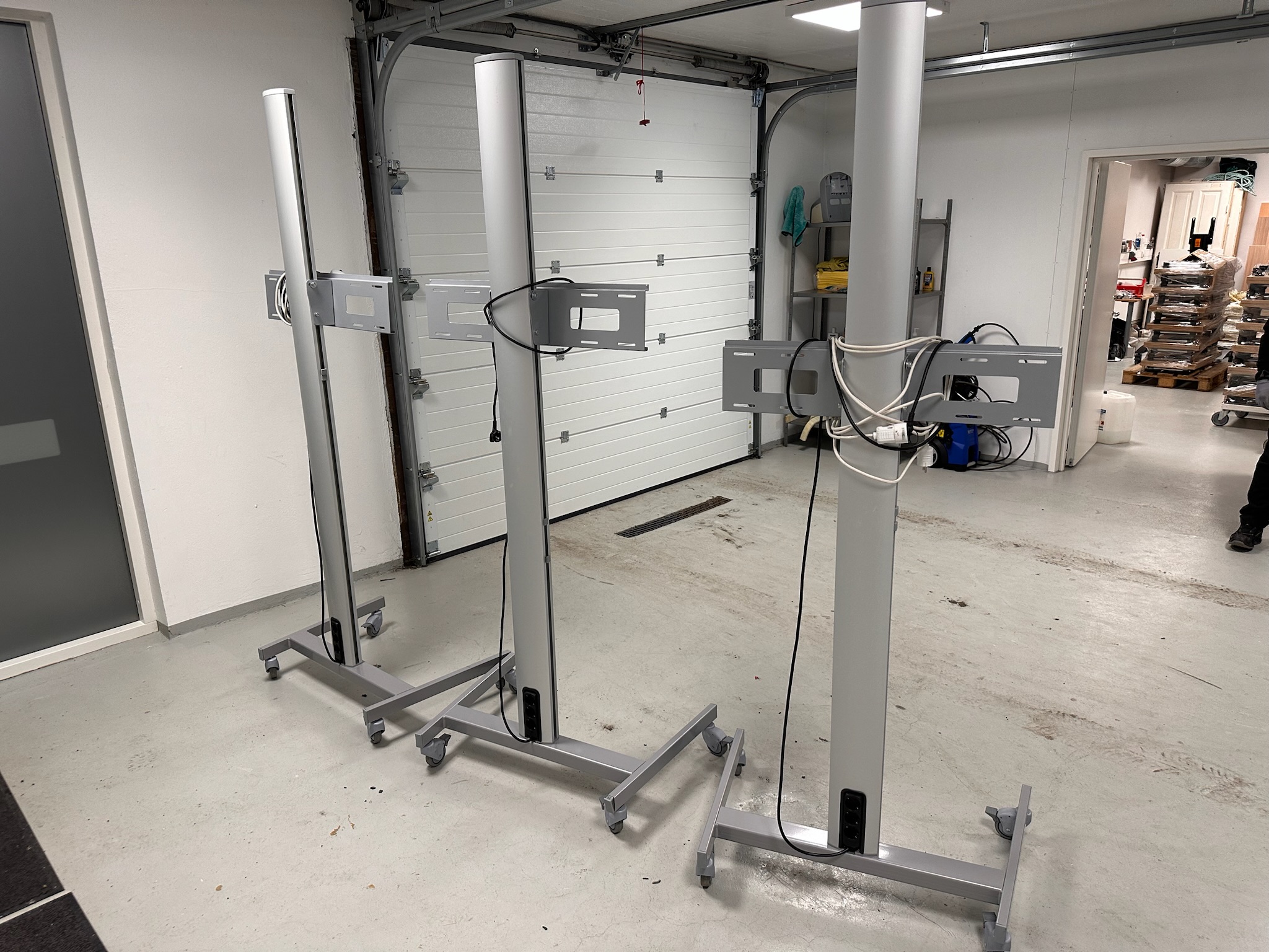 SELT / SOLD Sjónvarpsstandur, H220 x B80 sm. 4