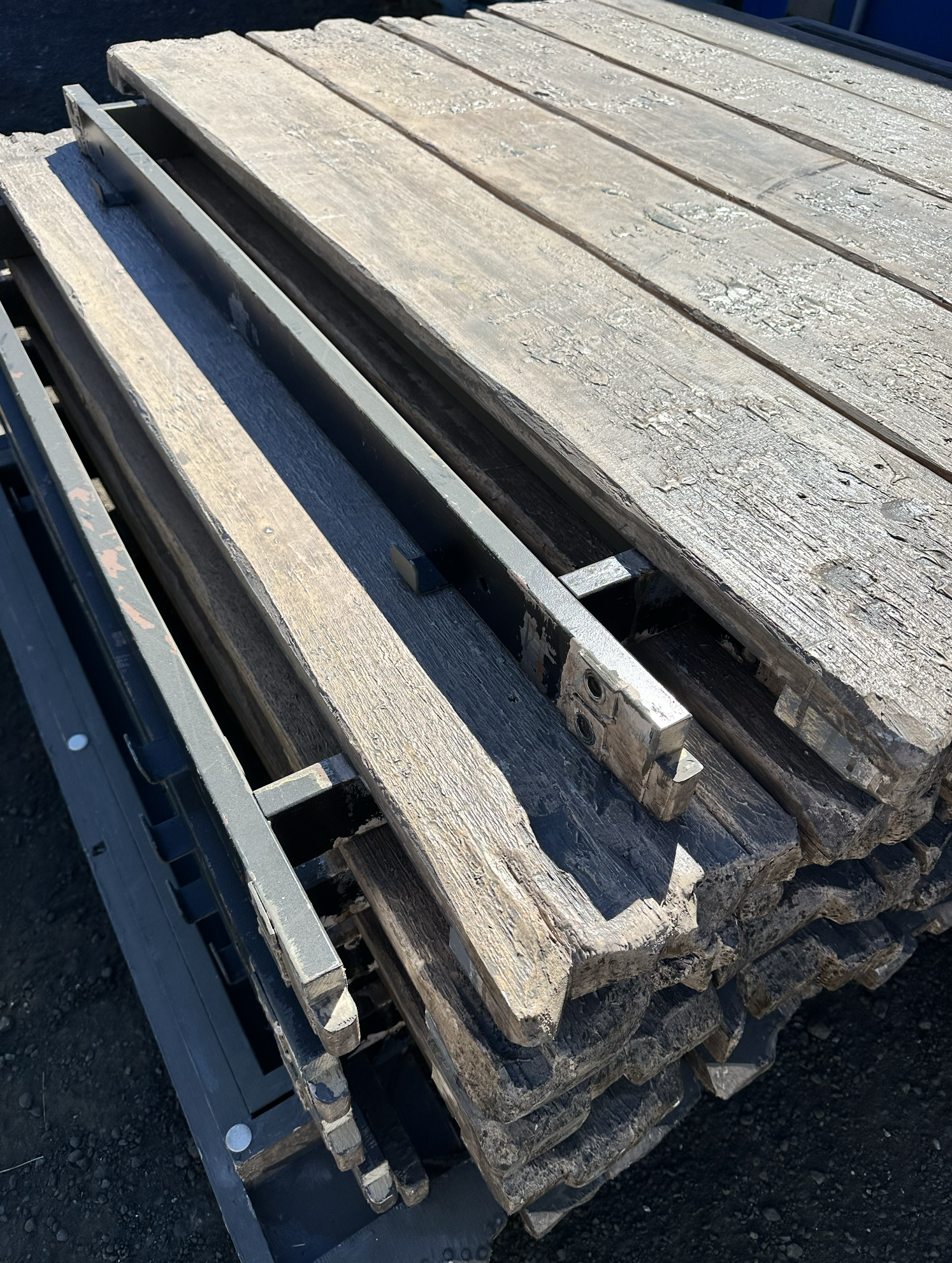 SELT / SOLD Viðarbryggja 10m massív úr leiksýningu 6