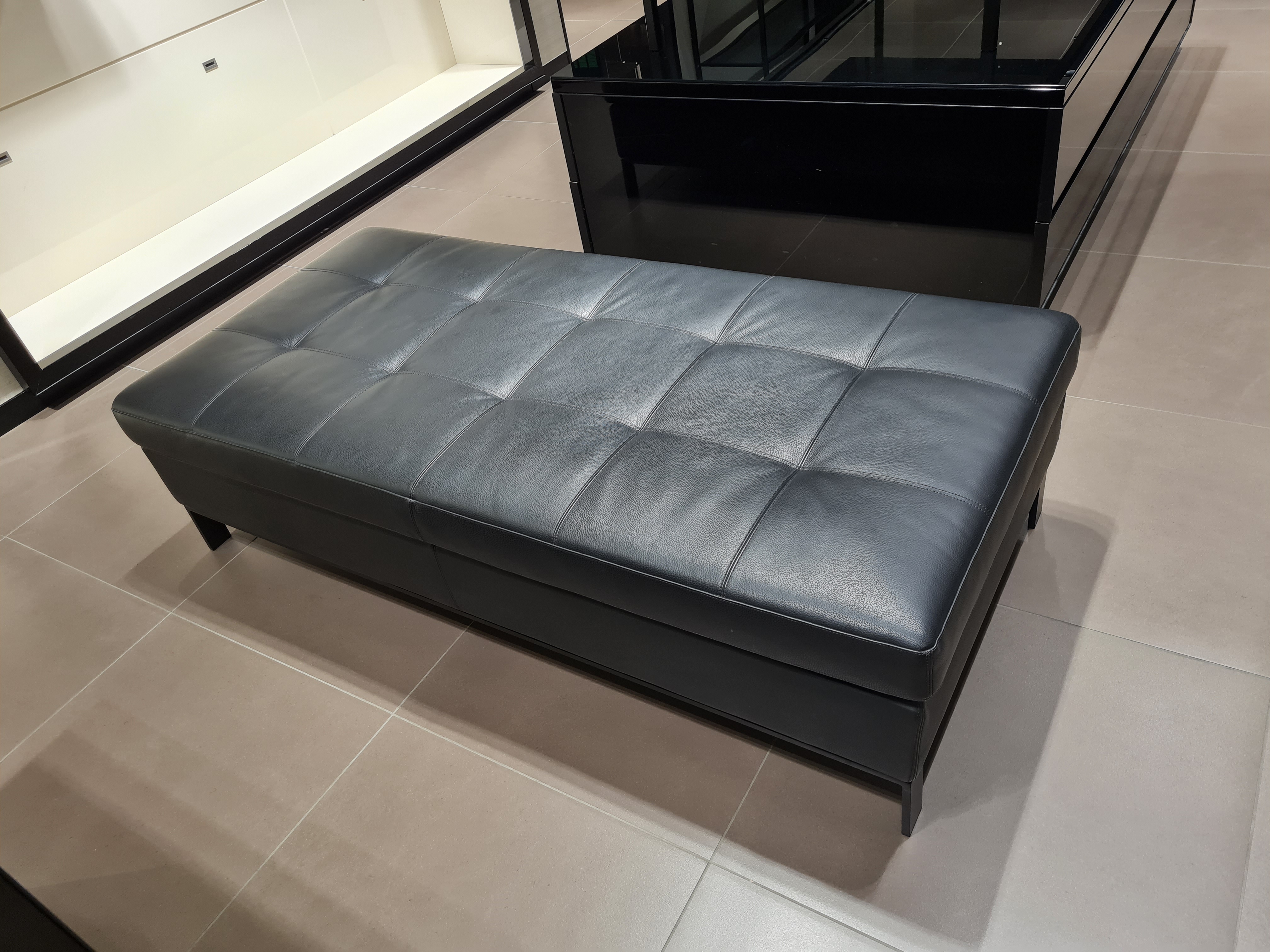 Selt/Endurnýtt-Walter Knoll - leðurbekkur úr CASA 4