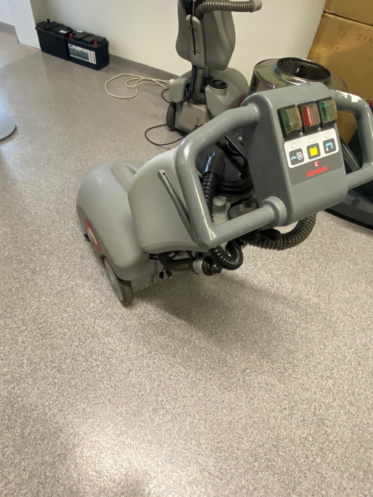 SELT / SOLD Comac þrifvél 4
