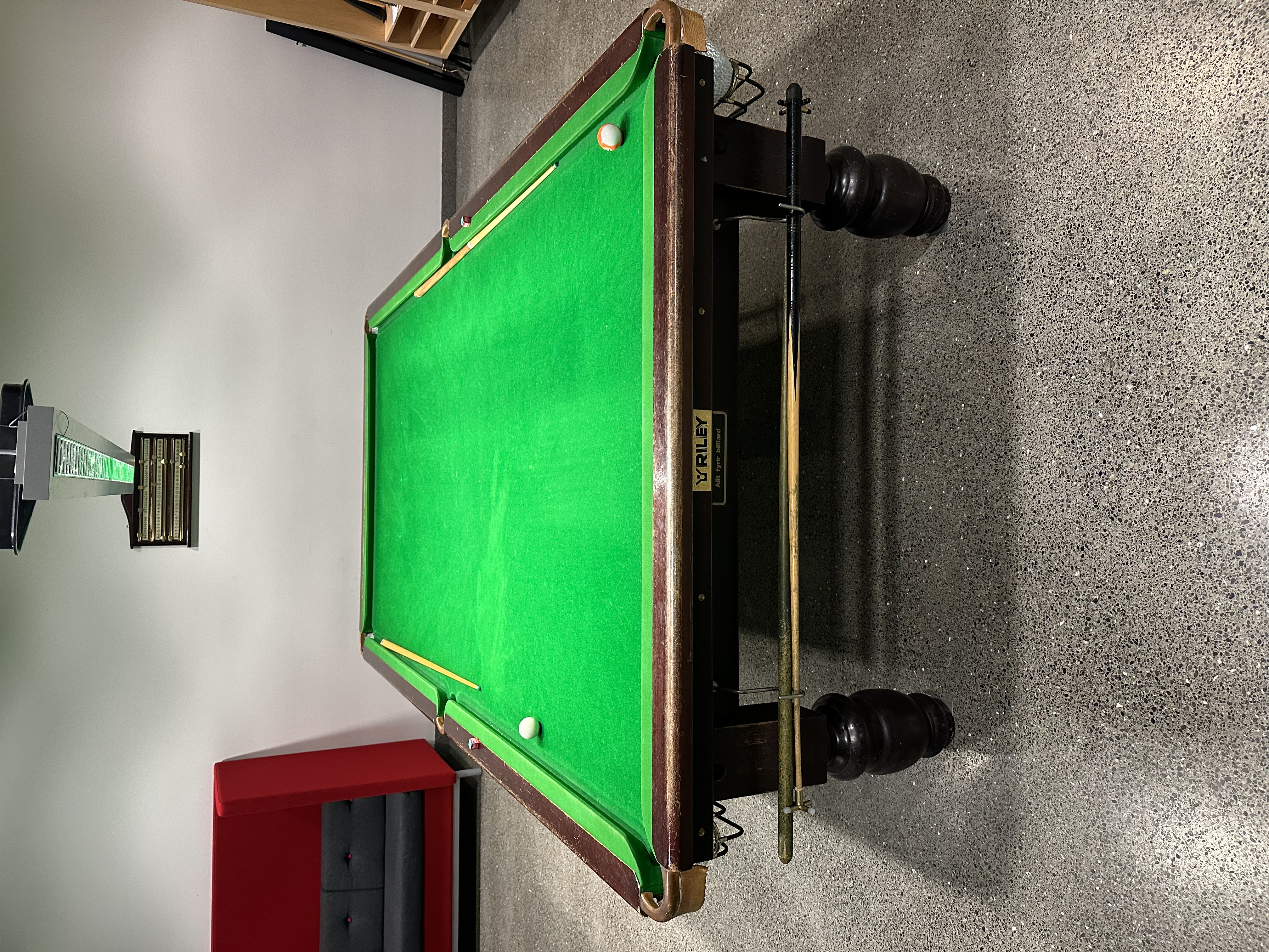 SELT / SOLD - Vandað Riley Snookerborð - 320 x 170sm 2