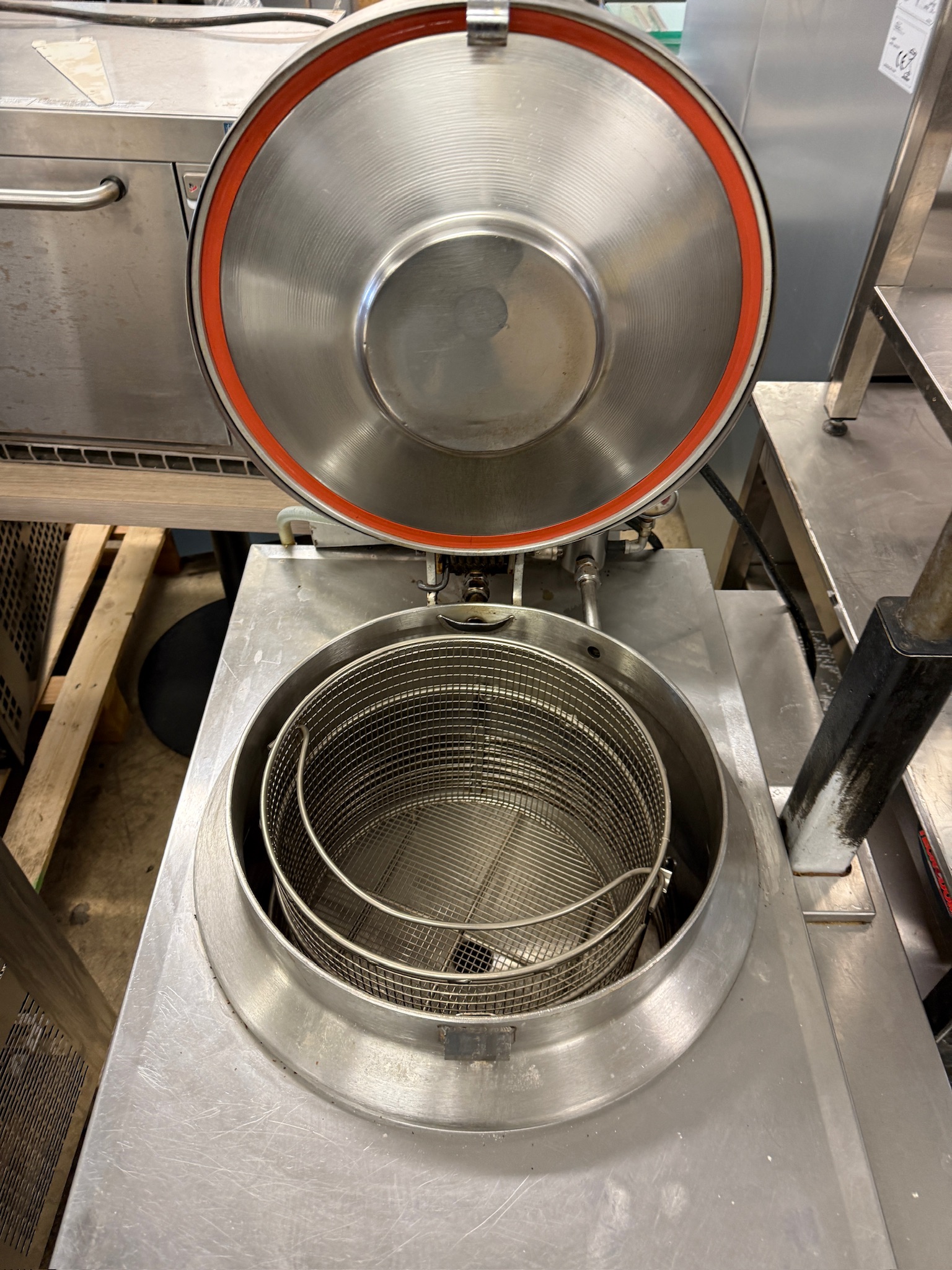BKI djúpsteikingar þrýstipottur (pressure fryer) 6