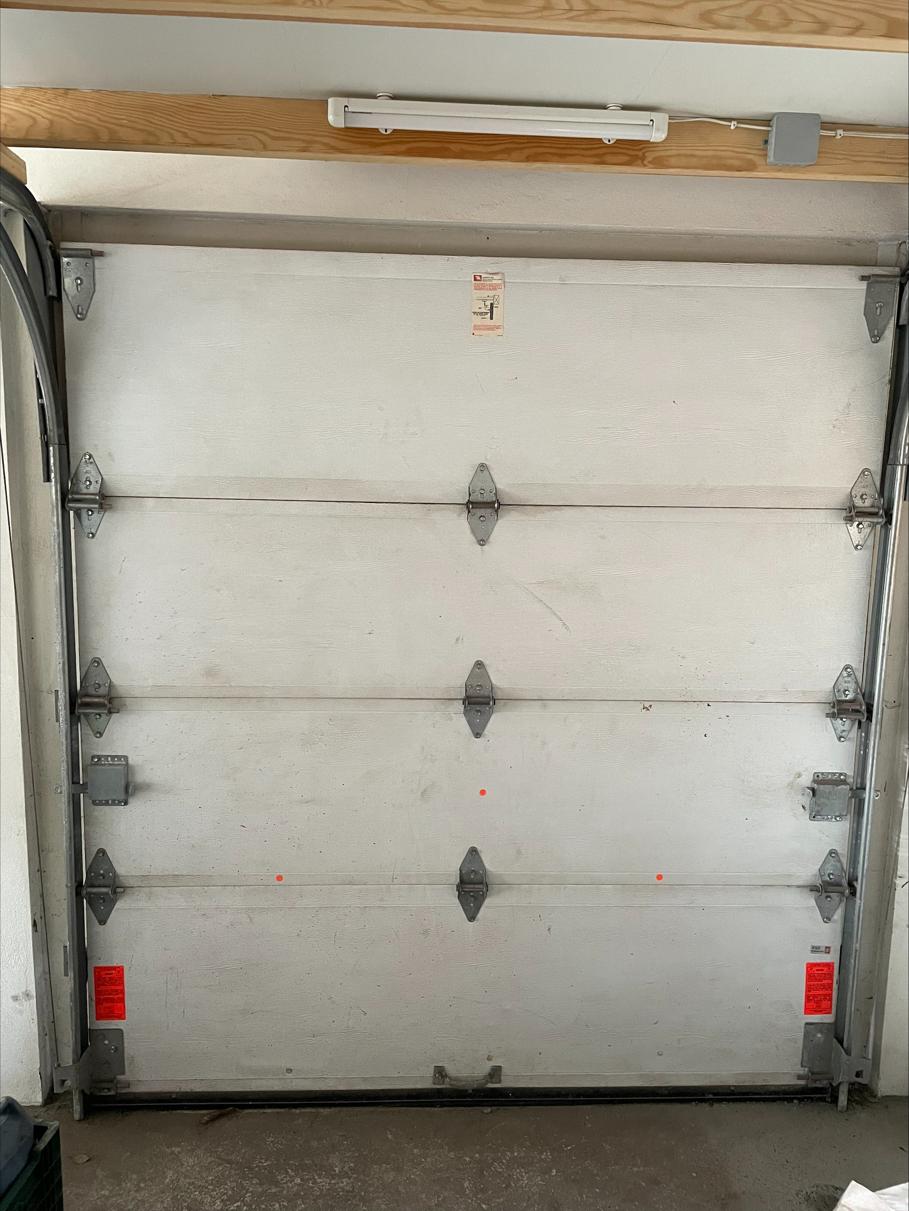 SELT / SOLD - Bílskúrshurð - minni gerð - 188 cm breidd 207 cm hæð 2