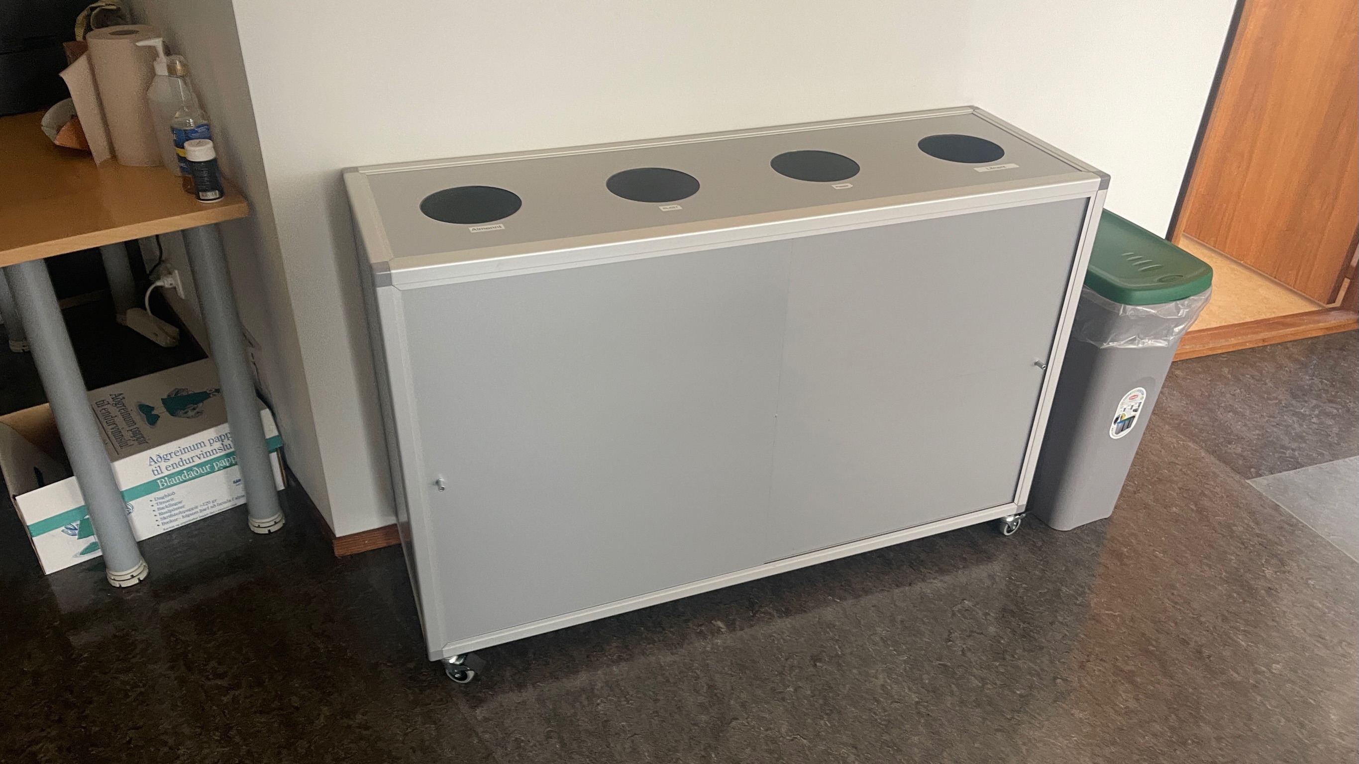 SELT / SOLD Flokkunarskápar á hjólum, B130 x D40 x H80 sm. - Alþingi 2