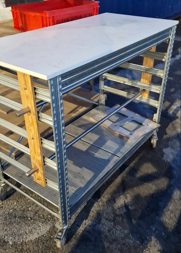 SELT / SOLD Sérsmíði - Hjólavagn - sterkbyggður