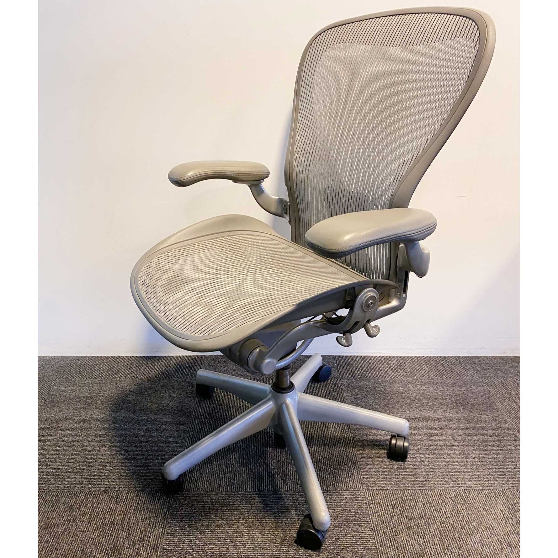 SELT / SOLD Herman Miller Aeron, C stærð