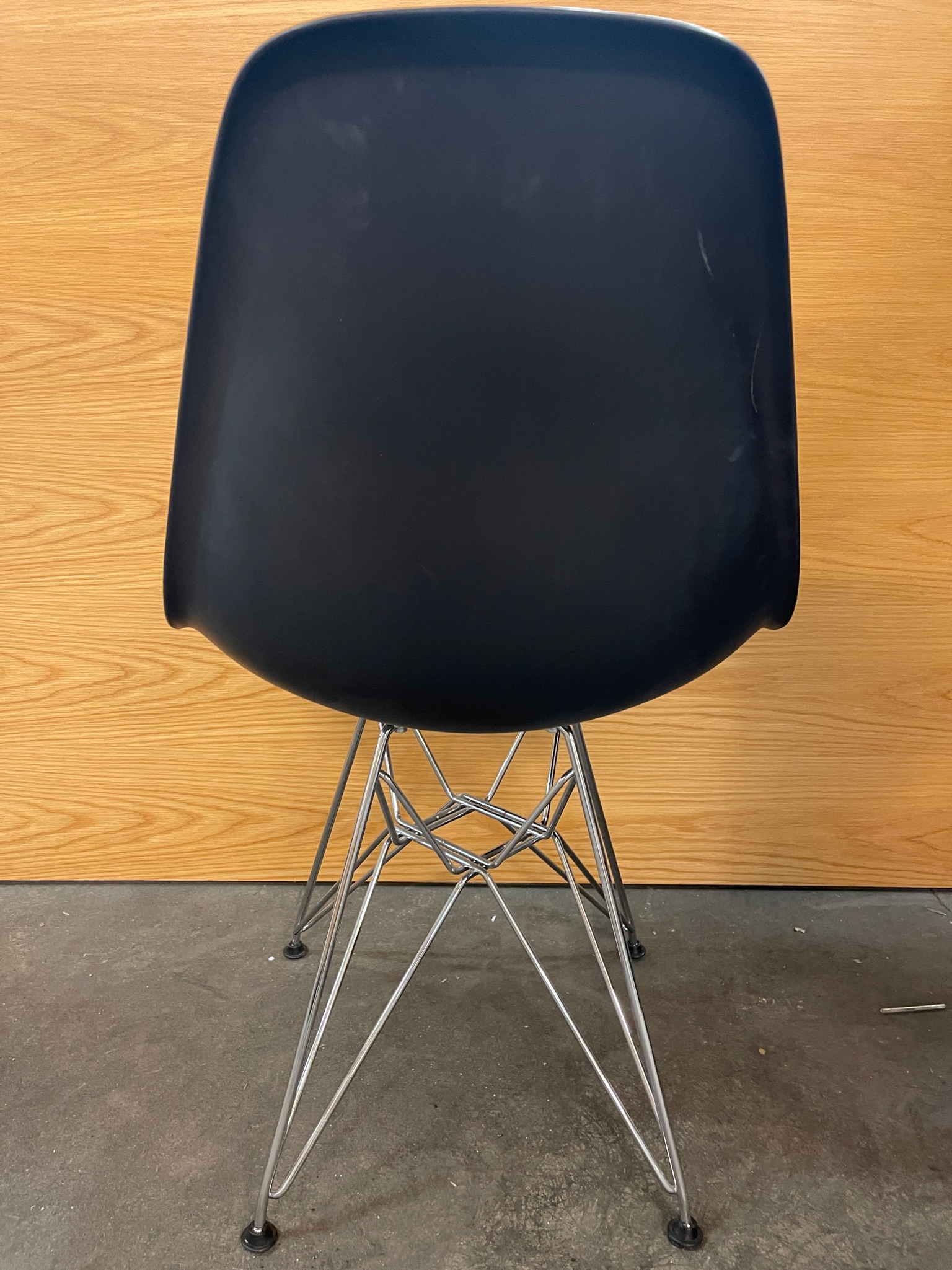 Selt/Endurnýtt-Vitra Eames stóll frá Pennanum - 2 stk til. 3