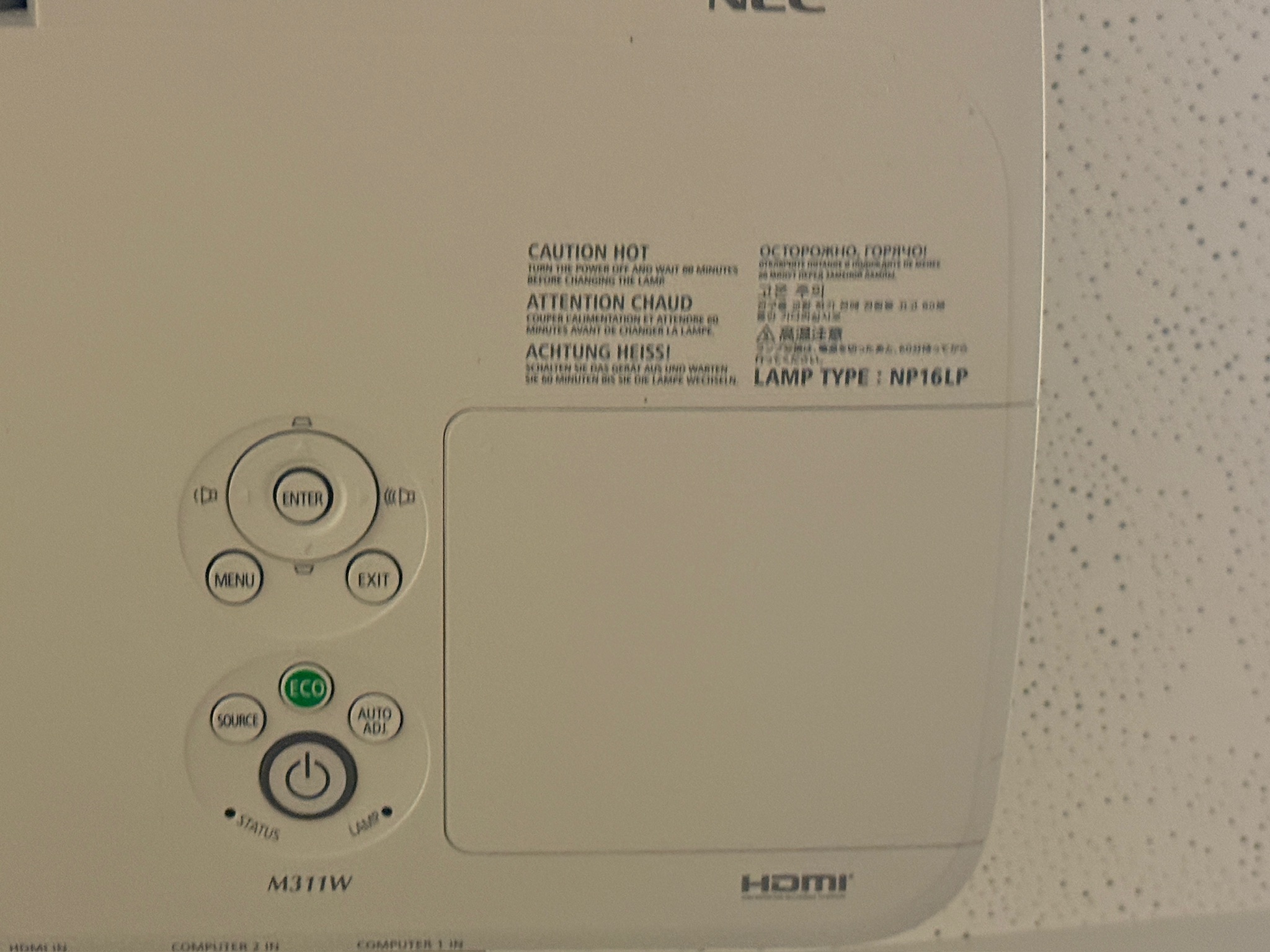 SELT / SOLD NEC skjávarpi með loftfestingu 3