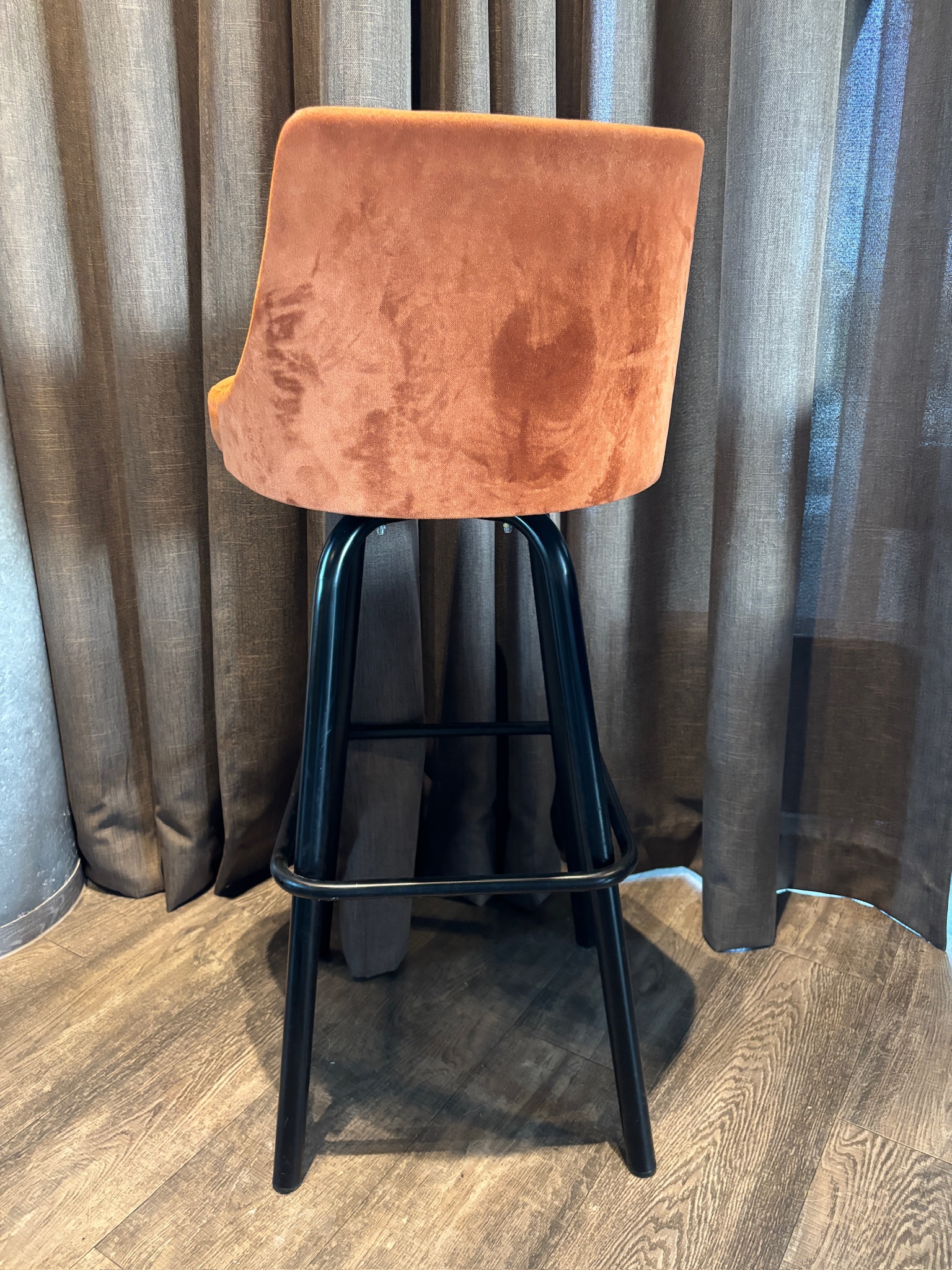 SELT /SOLD Barstólar orange nýlegir stílhreinir 4