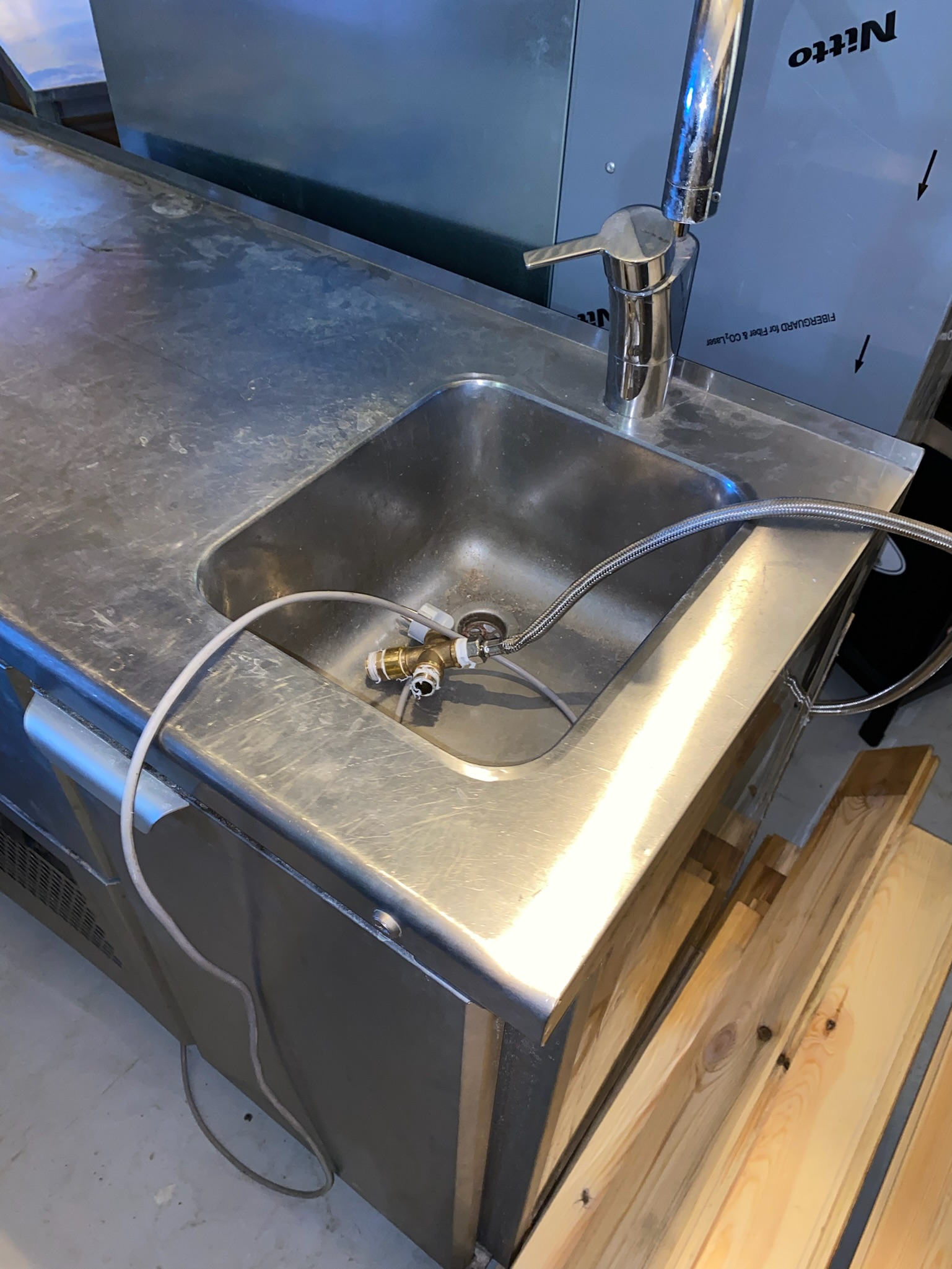 SELT / SOLD Preppborð m. kælum, vaski og blöndunartækjum - B206 x D55 sm. 3