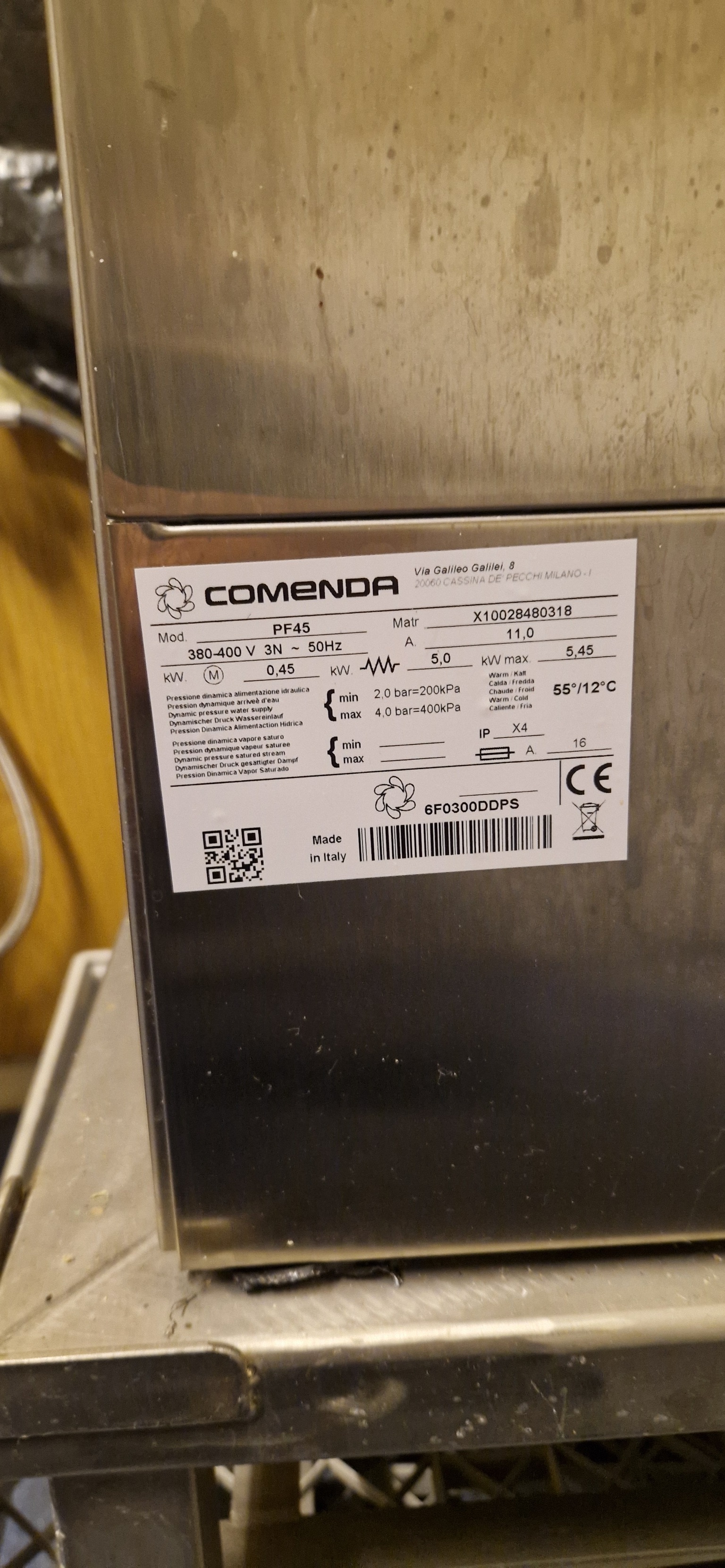 SELT / SOLD Comenda undirborðsvél 9