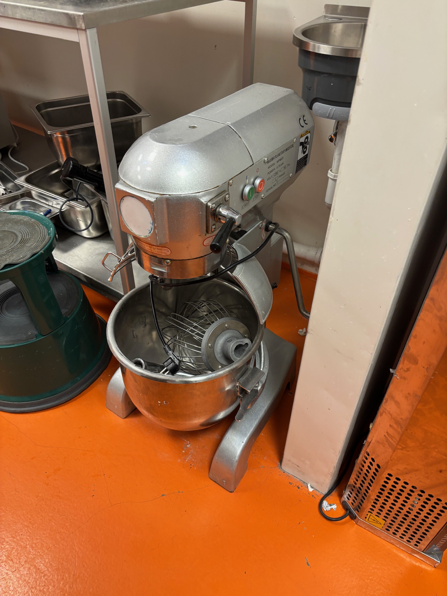 SELT / SOLD Maxima planetary mixer hrærivél 20L 7