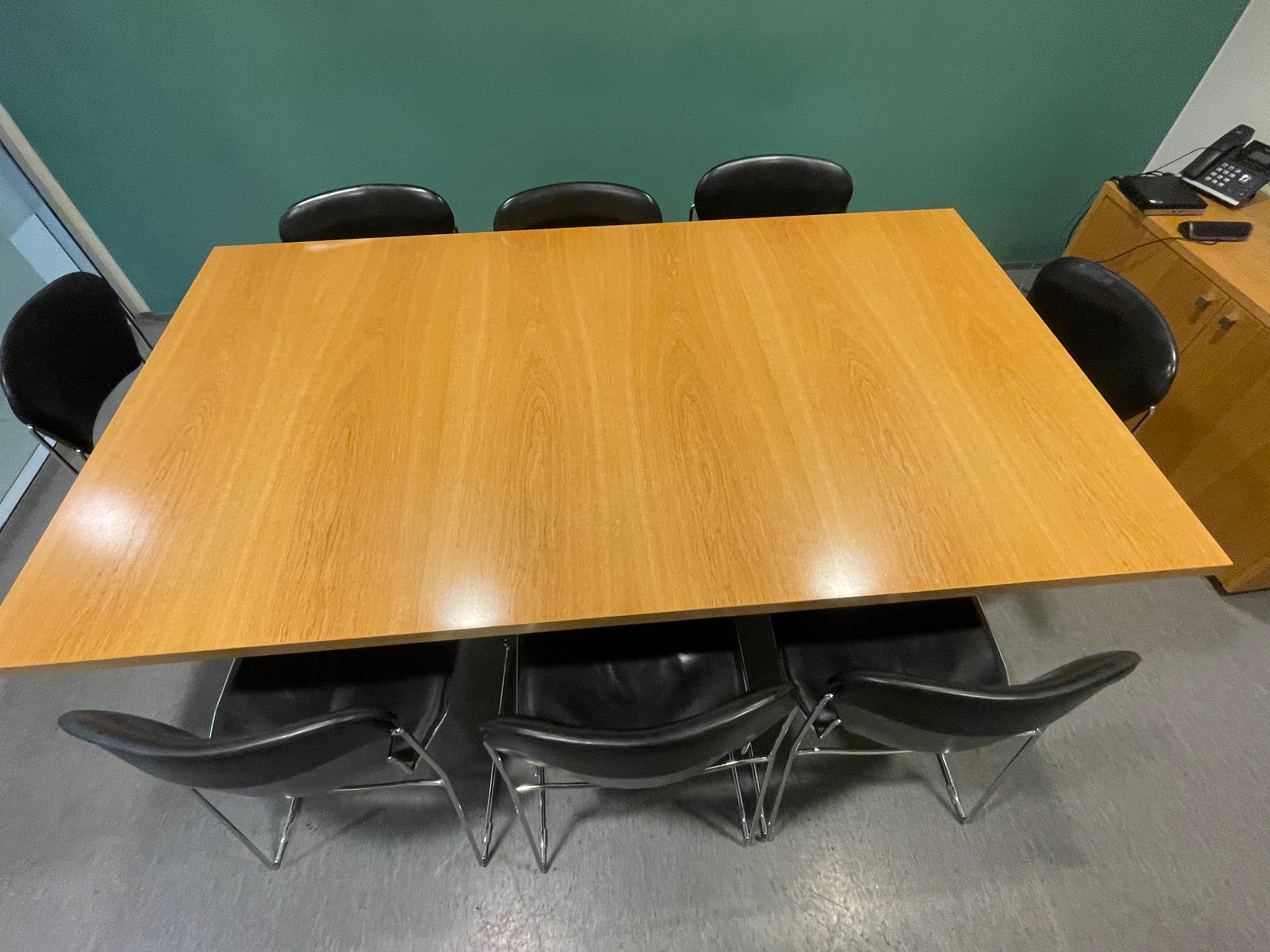 SELT / SOLD Fundarborð 8-10 manna, L210 x B120 sm. 8