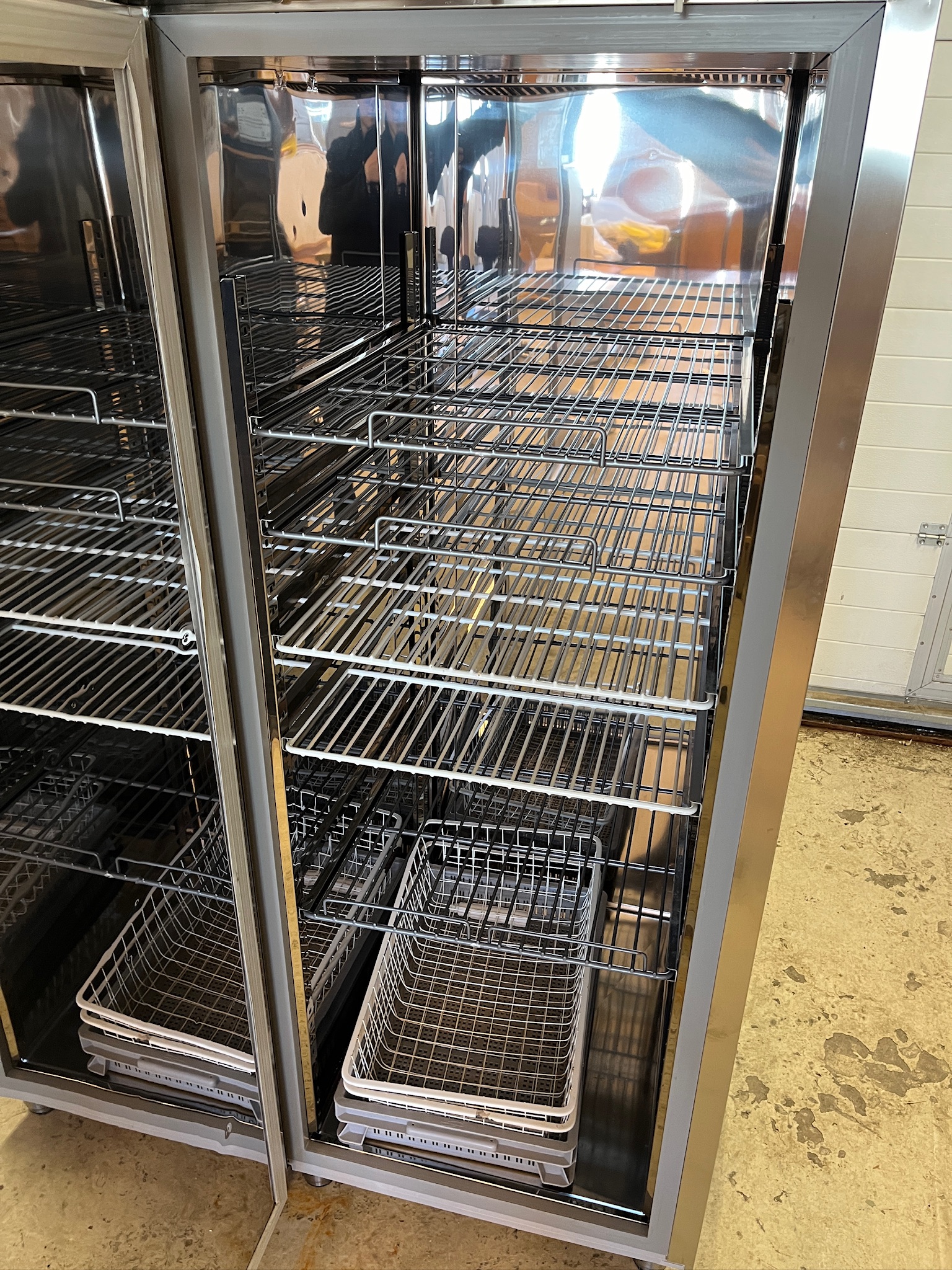 SELT / SOLD Zanussi frystiskápur, 670L, H206 x D83 x B71 sm. 6