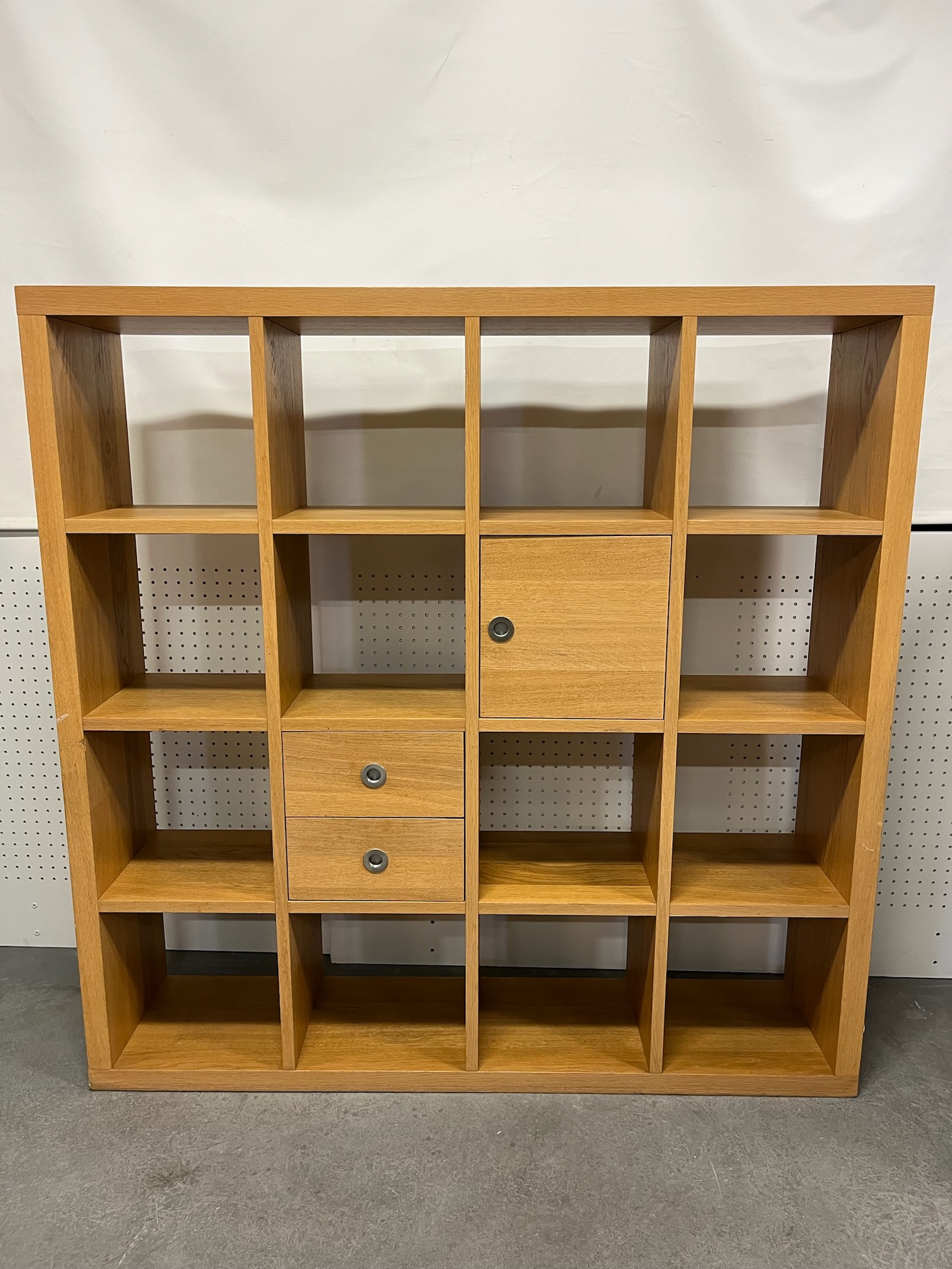 SELT / SOLD IKEA hillueining, H162xB162sm.