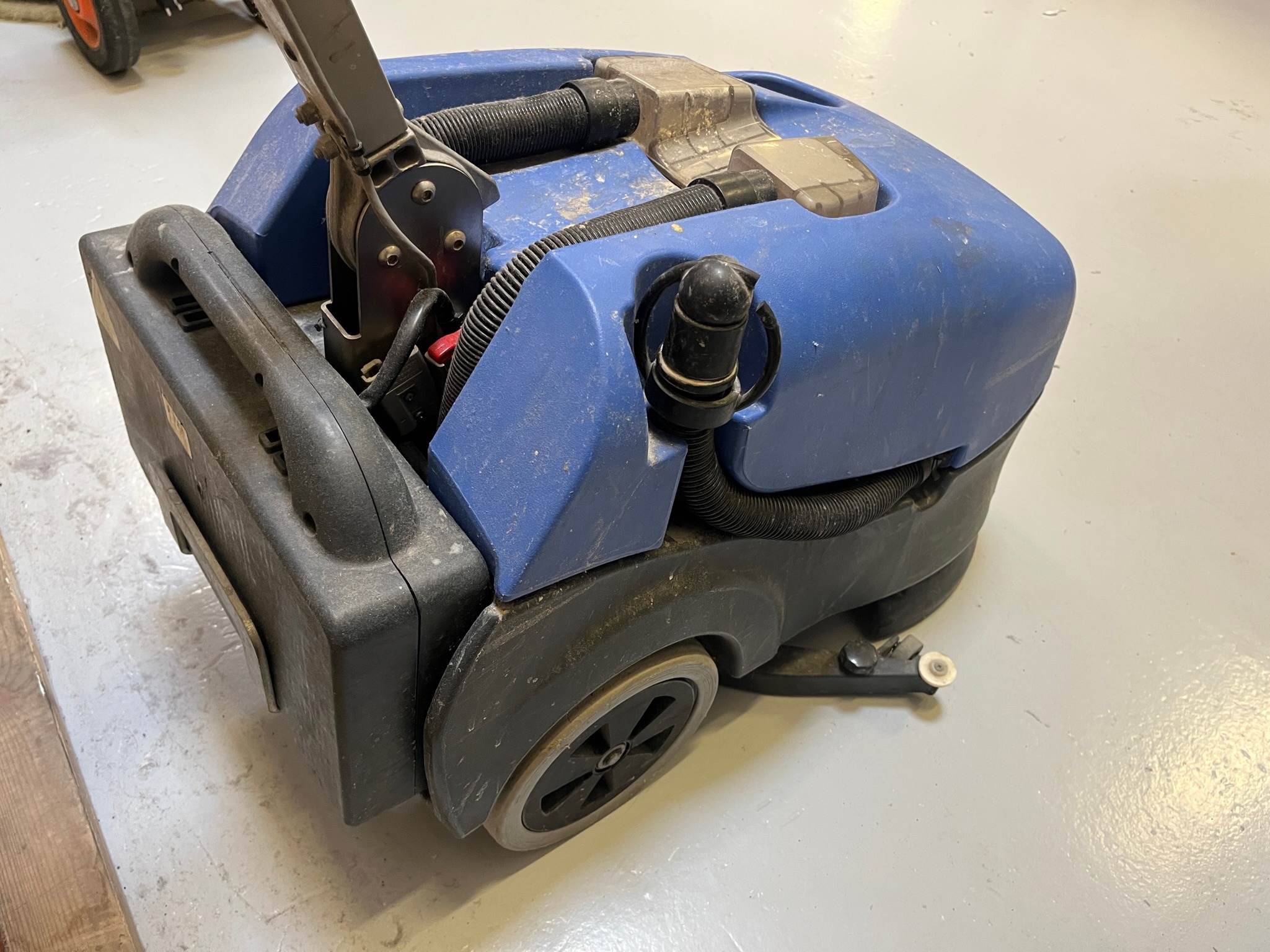 SELT / SOLD Numatic skúringarvél 3
