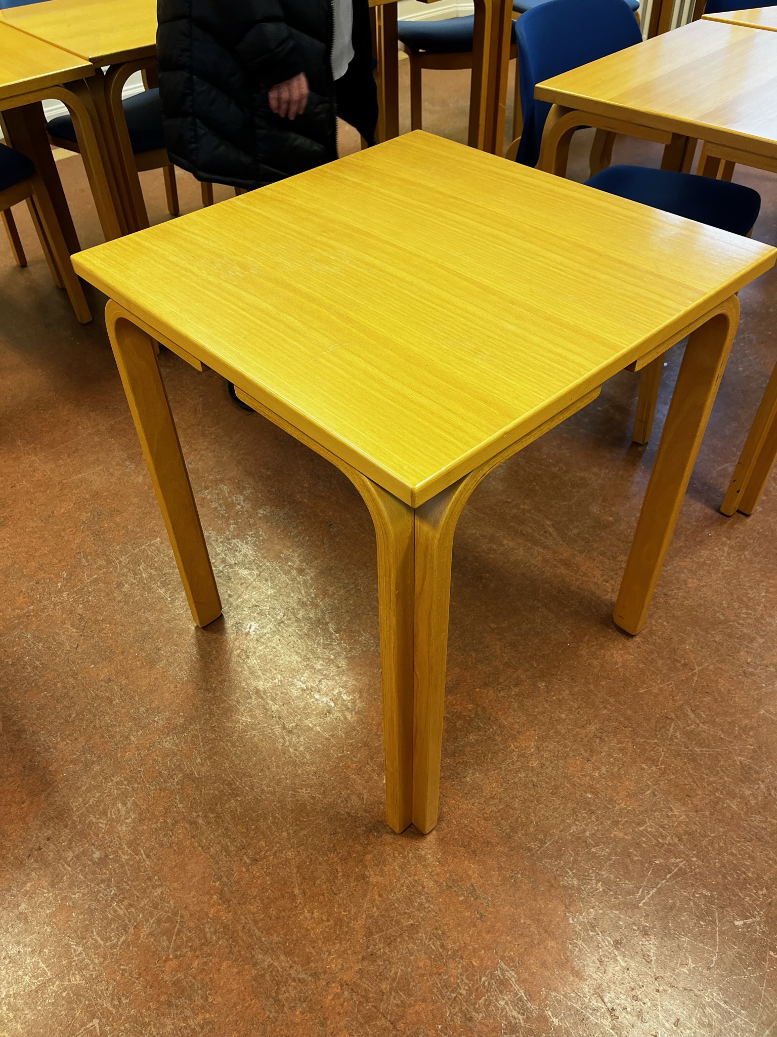SELT / SOLD Skólaborð - kennsluborð 2