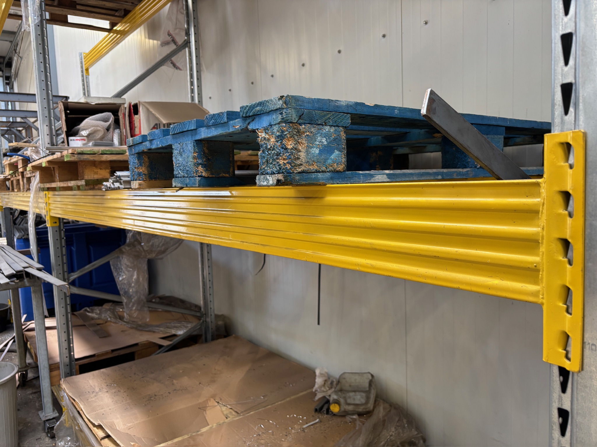 SELT / SOLD Brettarekkar, H300/250xB276xD100sm. 4