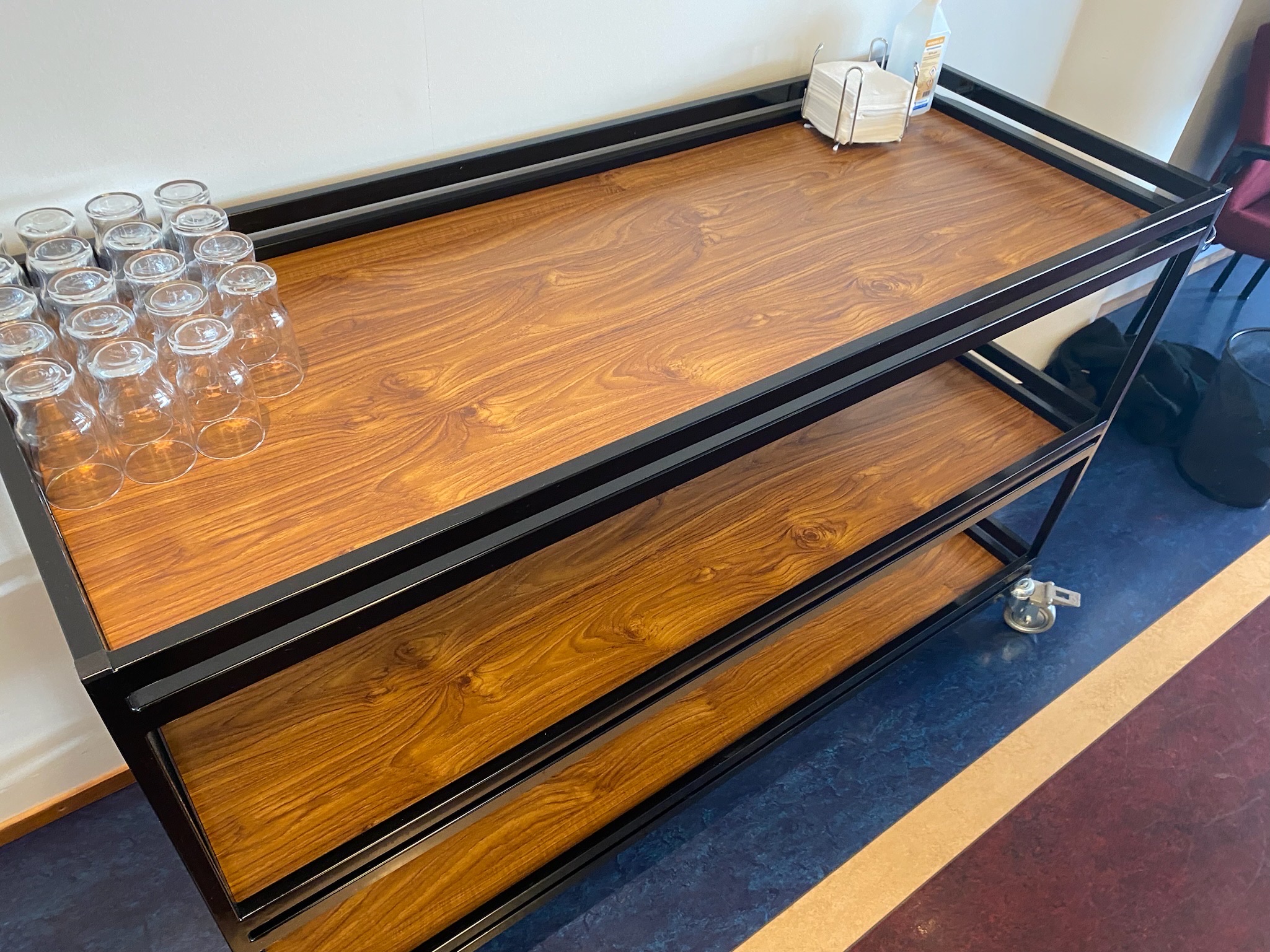 SELT / SOLD Hjólaborð 150x60xH97 - Alþingi 2