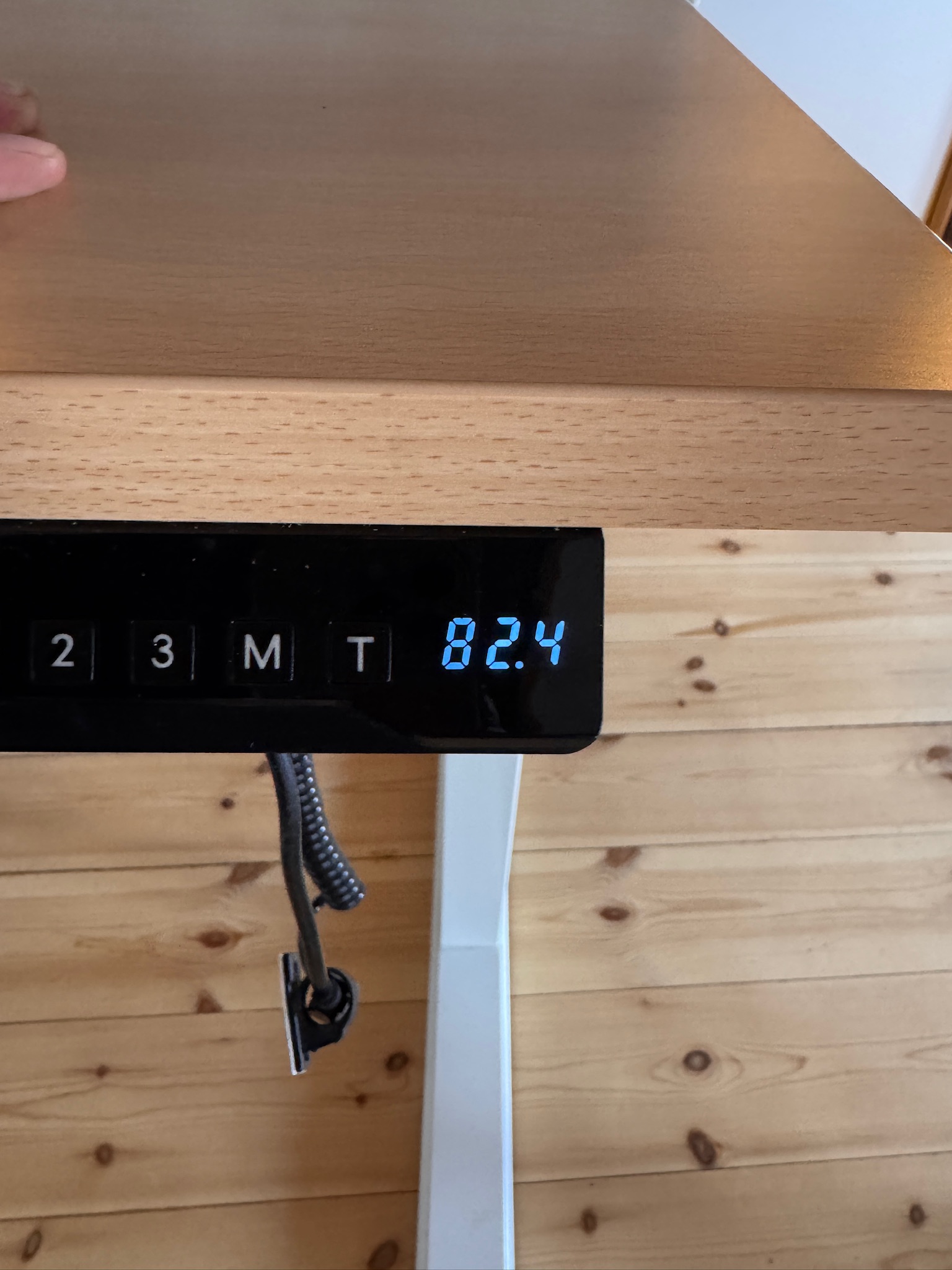 SELT / SOLD Rafmagnsborð með minnisstillingum frá Hirzlunni 6