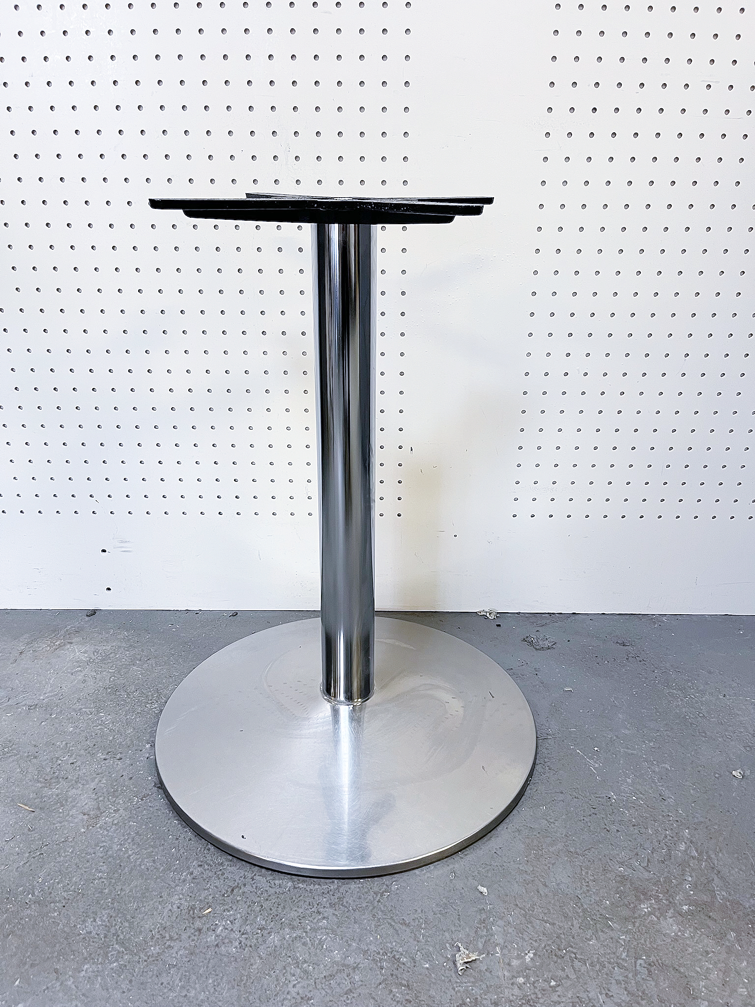 SELT / SOLD Borðfótur H73 sm