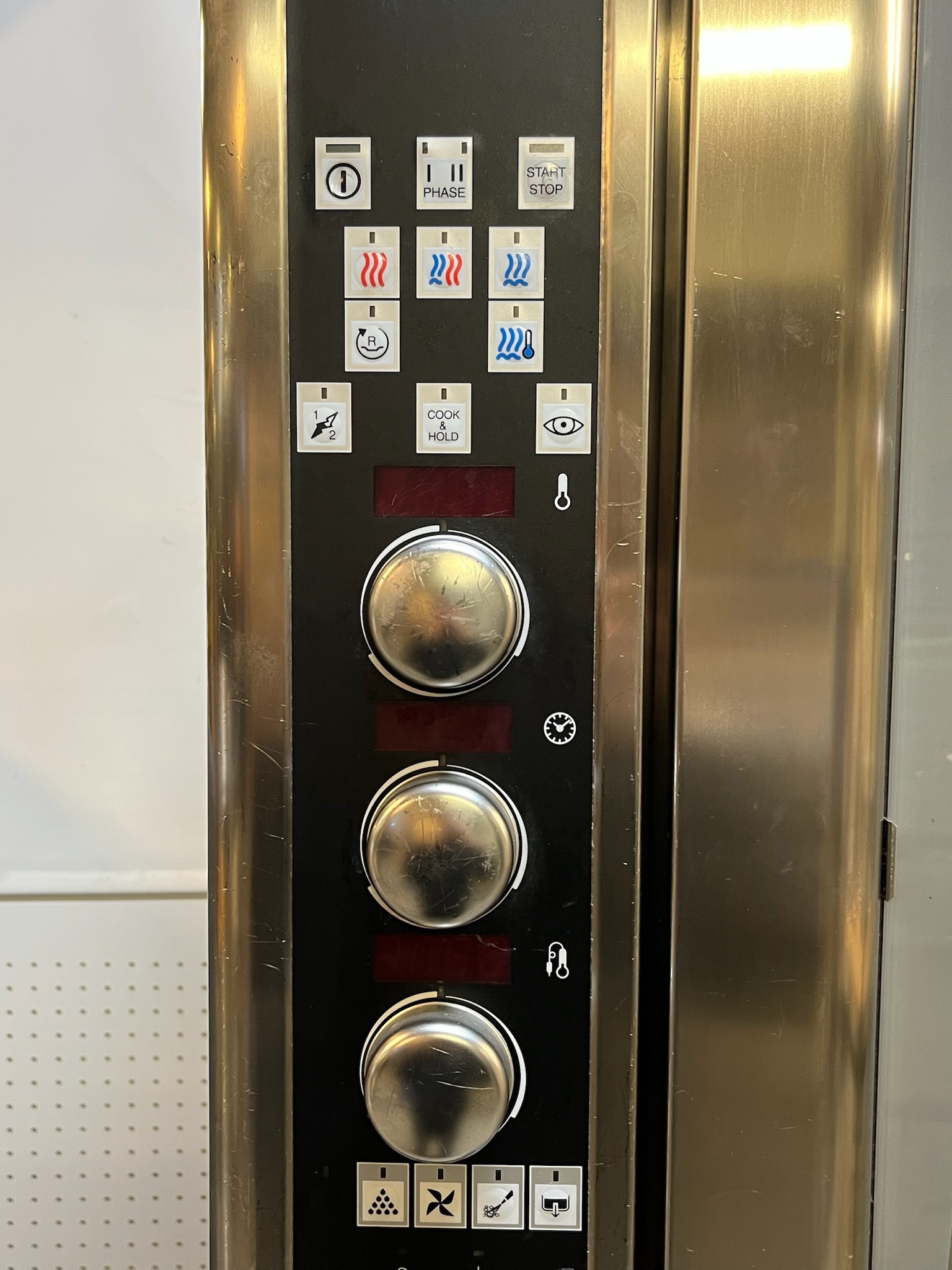 SELT / SOLD Zanussi gufuofn, 20 skúffur 5