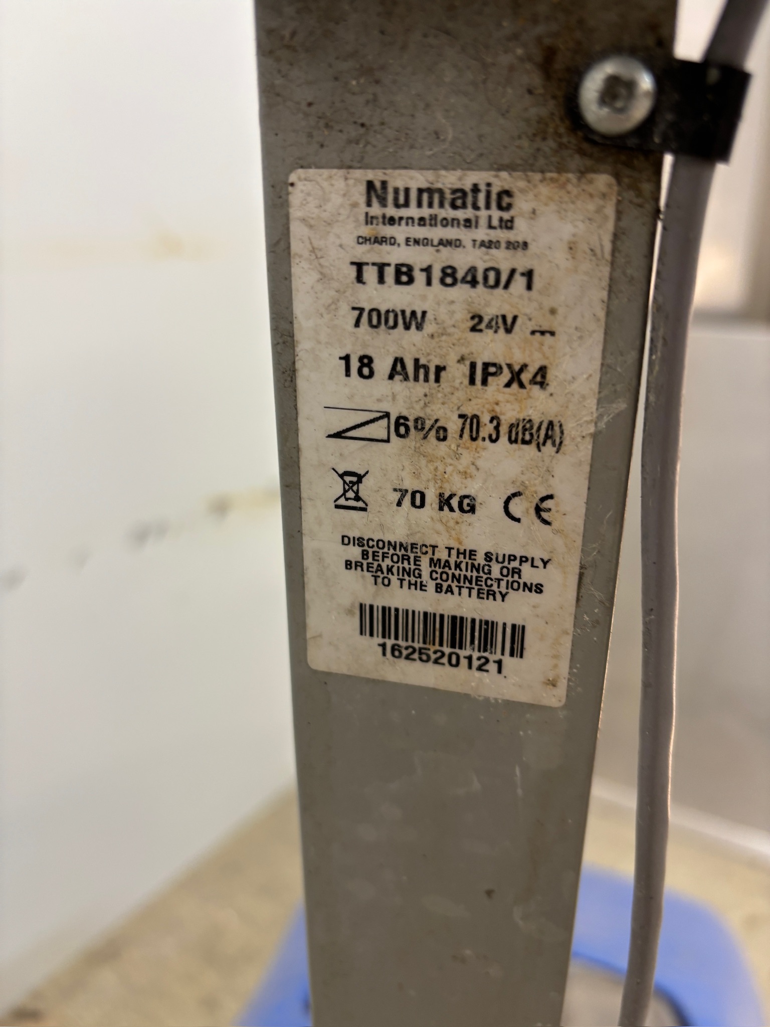 SELT / SOLD Numatic TTB1840 gólfþvottavél m/rafhlöðu 5