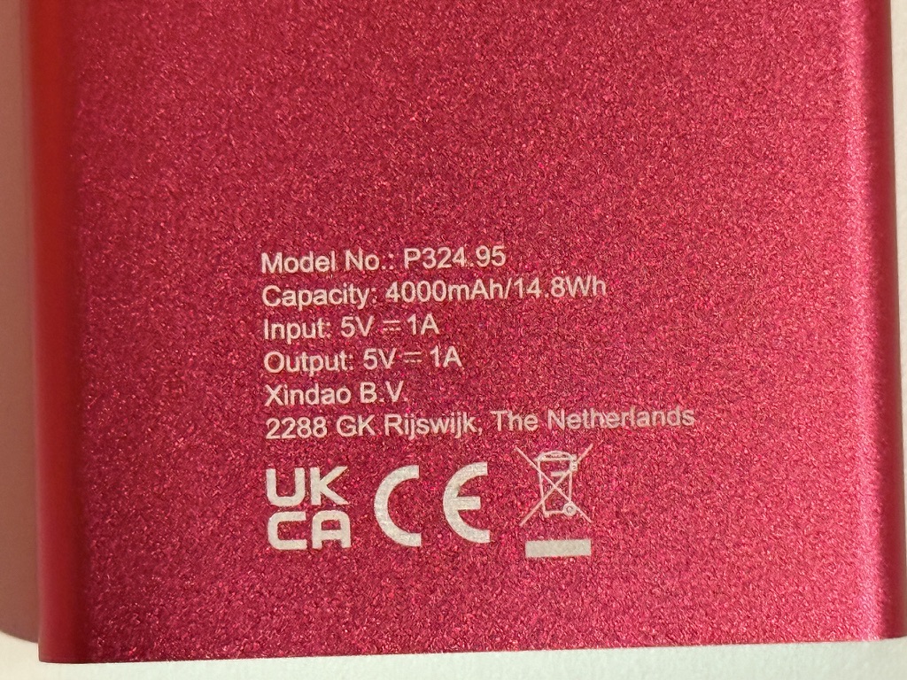 SELT / SOLD PLAY hleðslubanki – 4000 mAh, 6