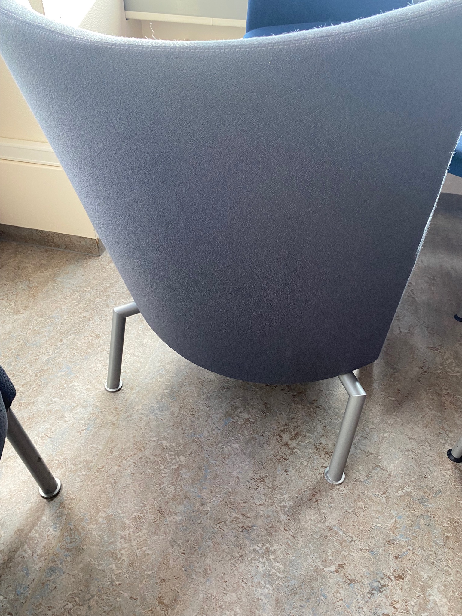 SELT / SOLD Kinnarps sófi frá Pennanum 11