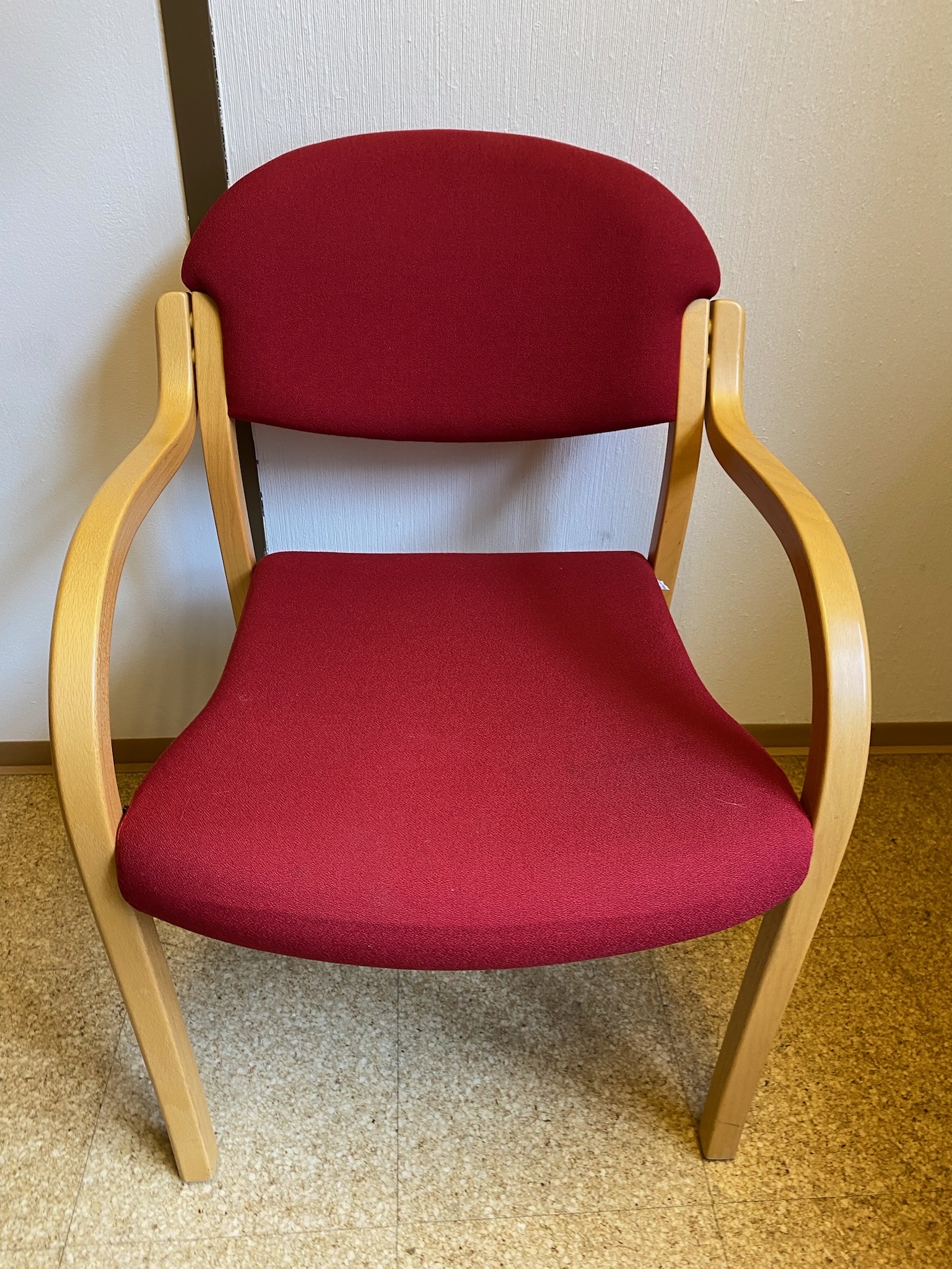 SELT / SOLD Helland fundarsetustólar - staflanlegir 2