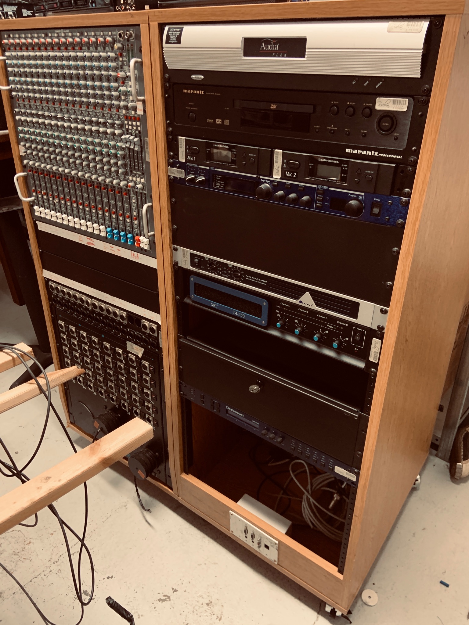 SELT / SOLD Stagebox - Mixer - Hljóðkerfi 2