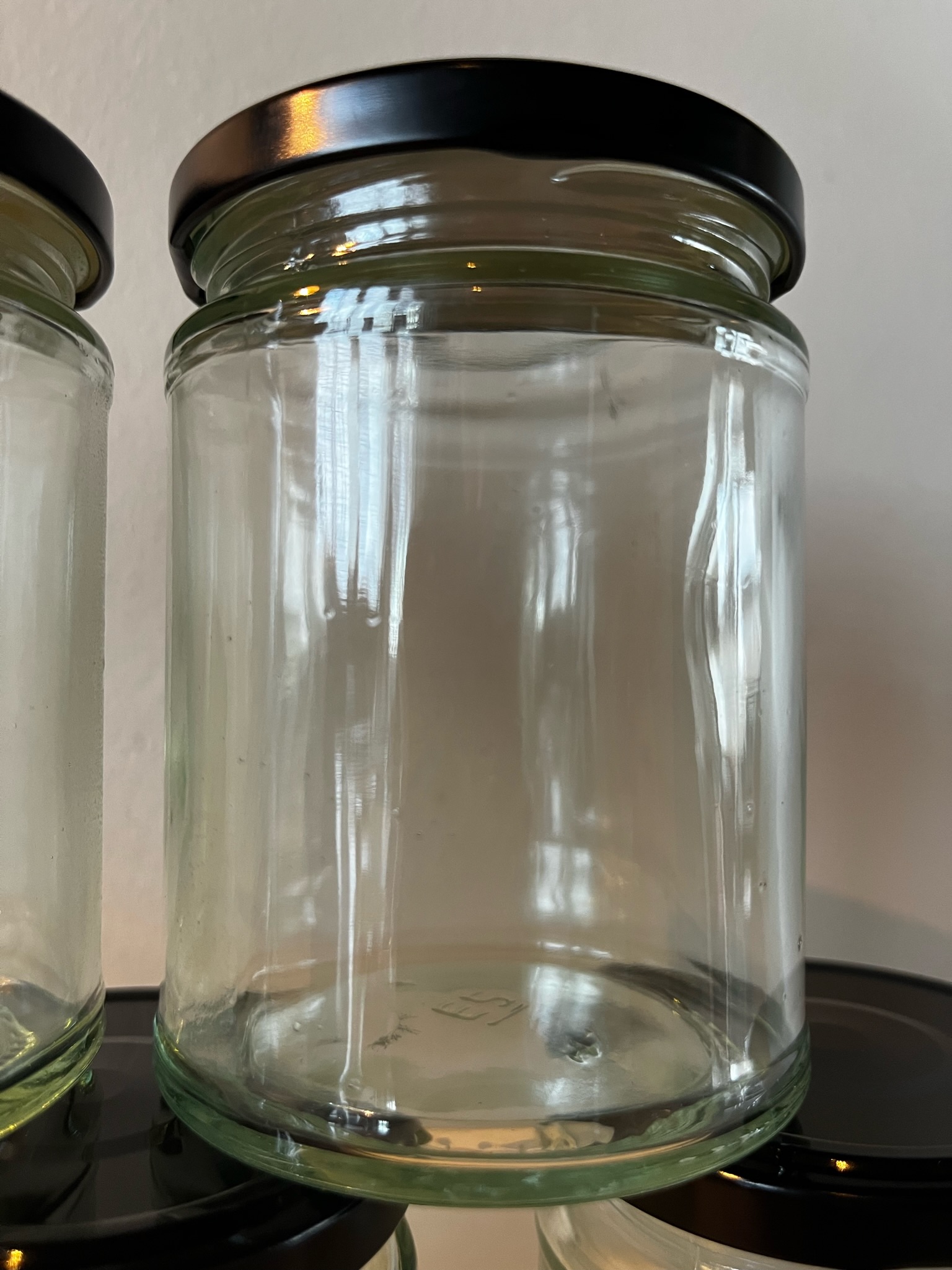SELT / SOLD - Krukkur með svörtu loki - 300 ml. 7