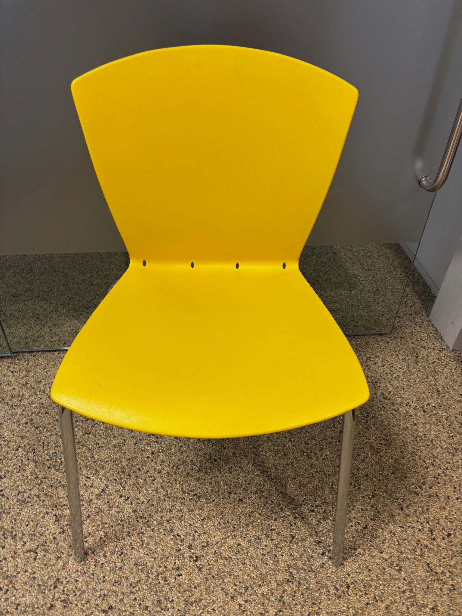 SELT / SOLD Sesta stóll frá Sólóhúsgögn, staflanlegur 4