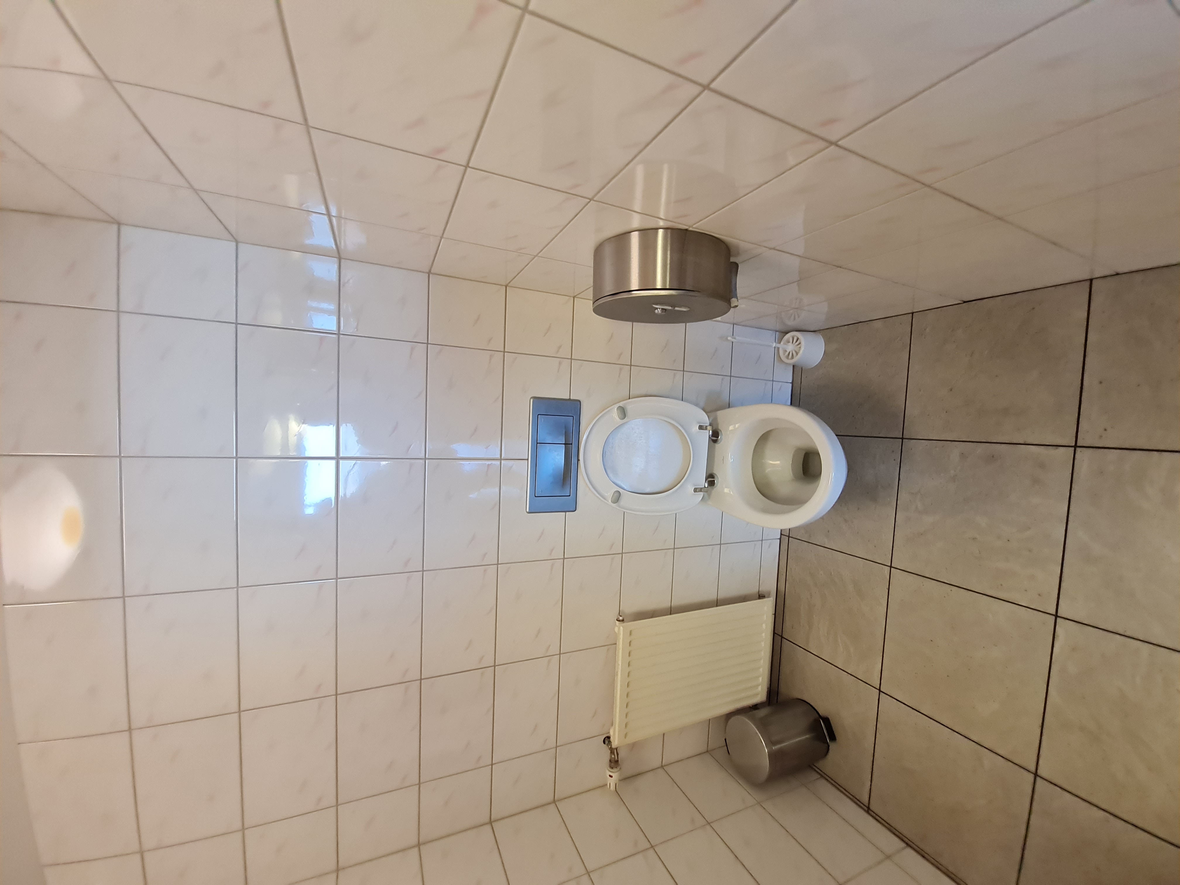SELT / SOLD - Upphengd WC