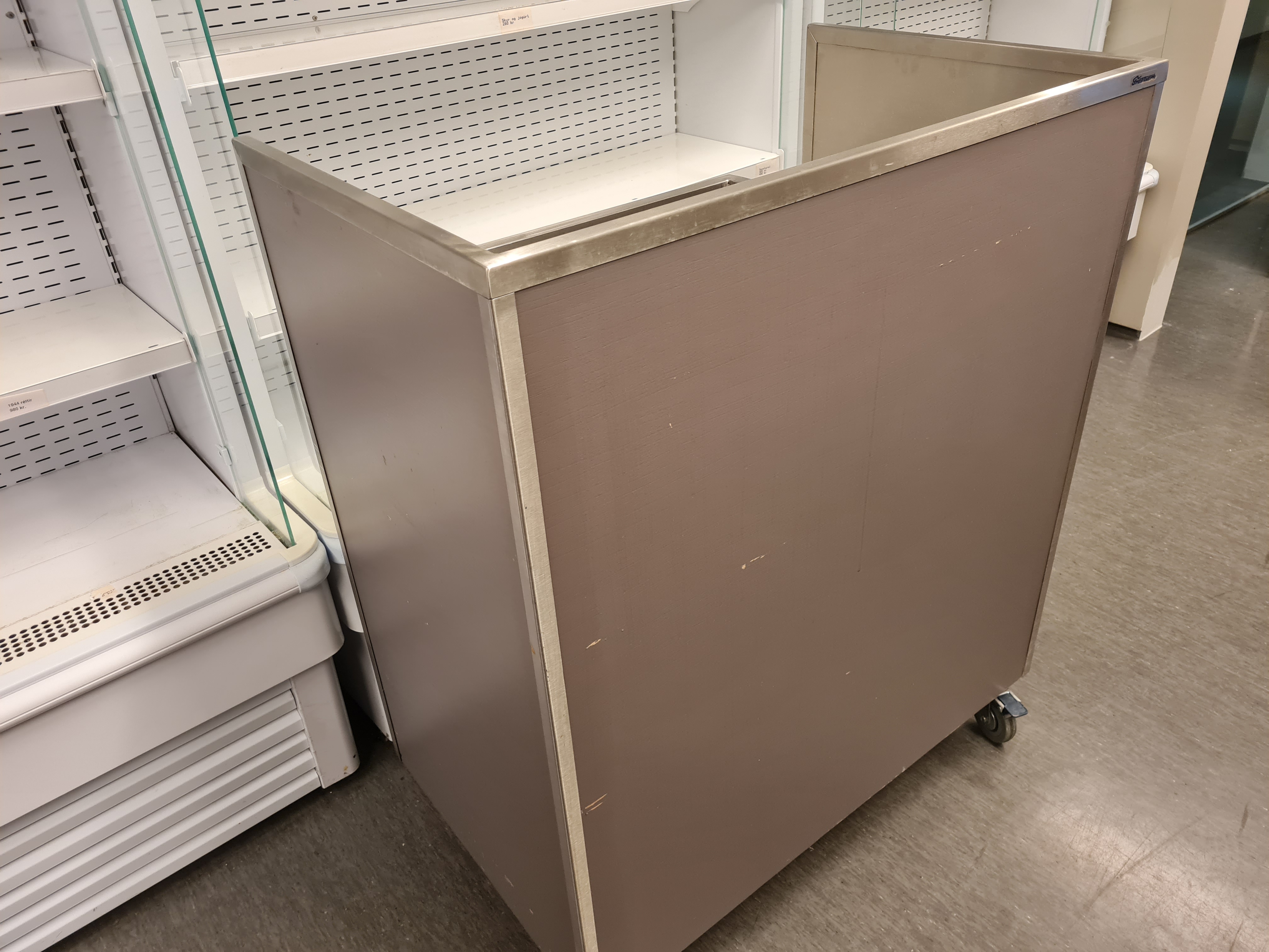 SELT / SOLD - Fráleggsborð f. mötuneyti