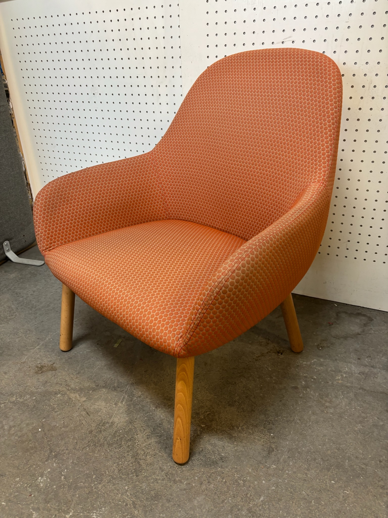 SELT / SOLD Metalmobil hægindastóll frá Hirzlunni 8