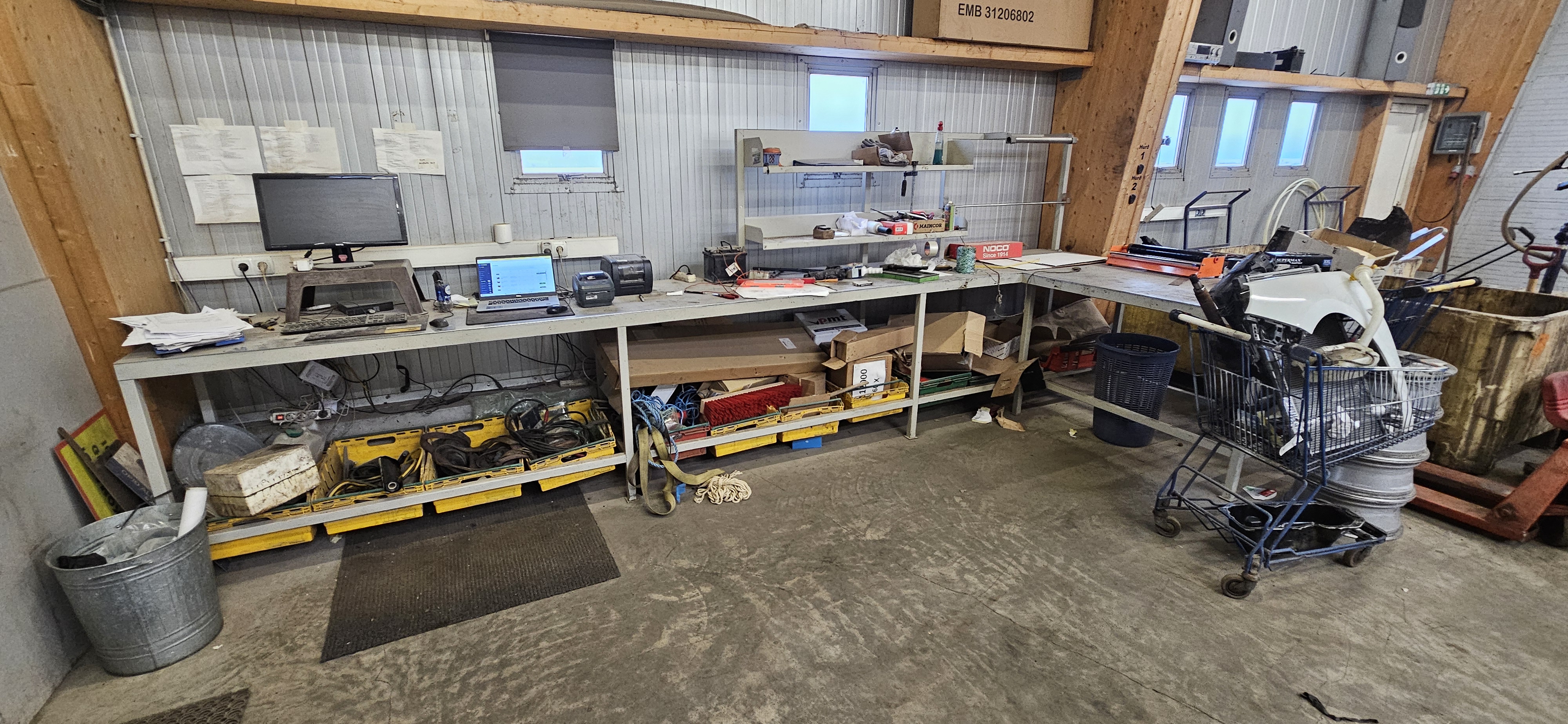 SELT / SOLD Vinnuborð - stálborð - tiltektarborð - 5 m. afhending maí - Selfoss 3