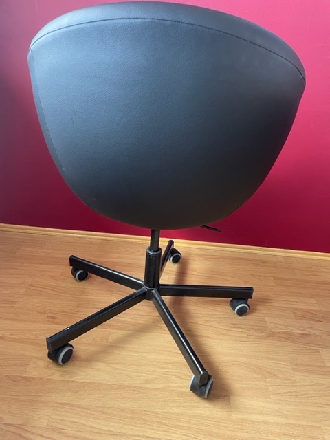 SELT / SOLD IKEA skrifstofustóll, svart pleður (4 stk.) 4