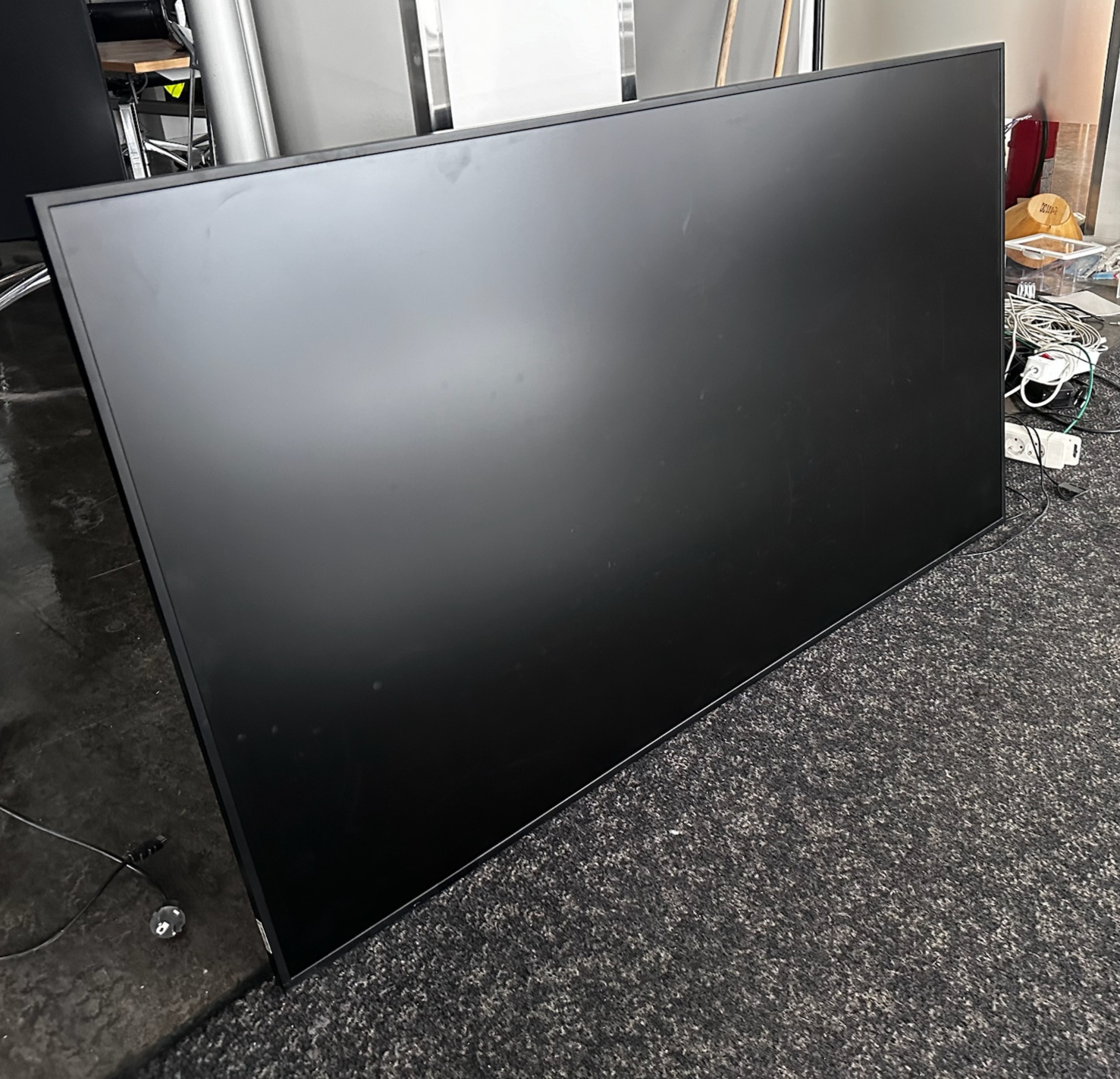 SELT / SOLD -Samsung QMR upplýsingaskjár, 65'', 4K - 16 tíma notkun á sólarhring 2