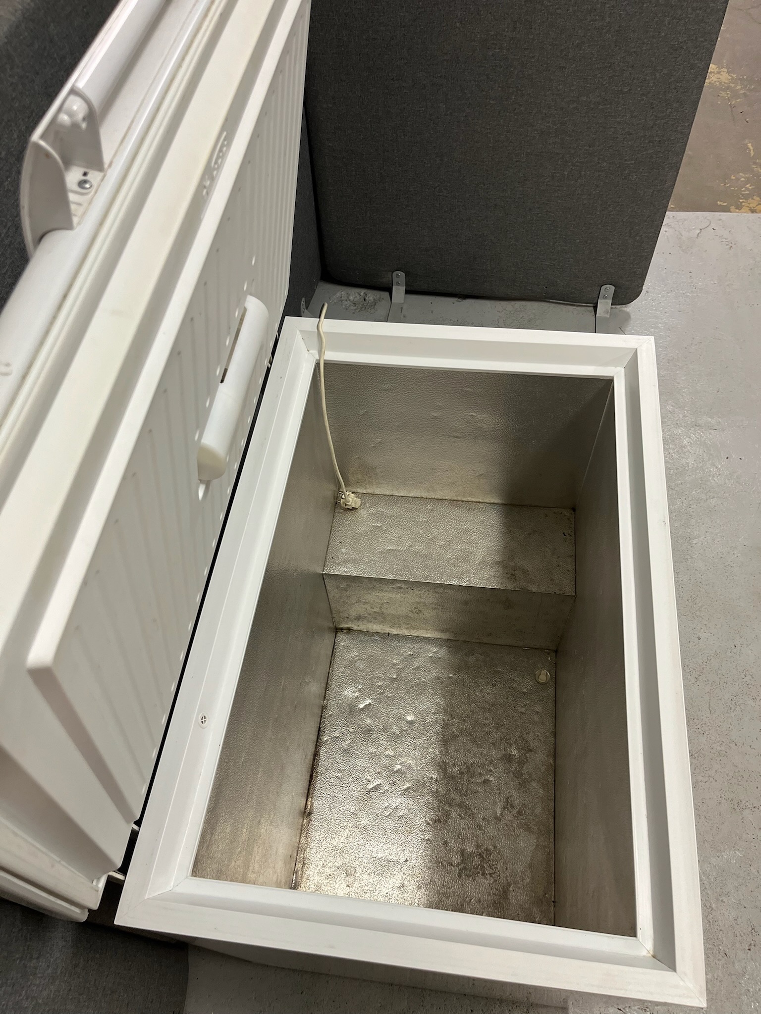 SELT / SOLD Electrolux frystikista, B95 x D62 x H87 sm. 2