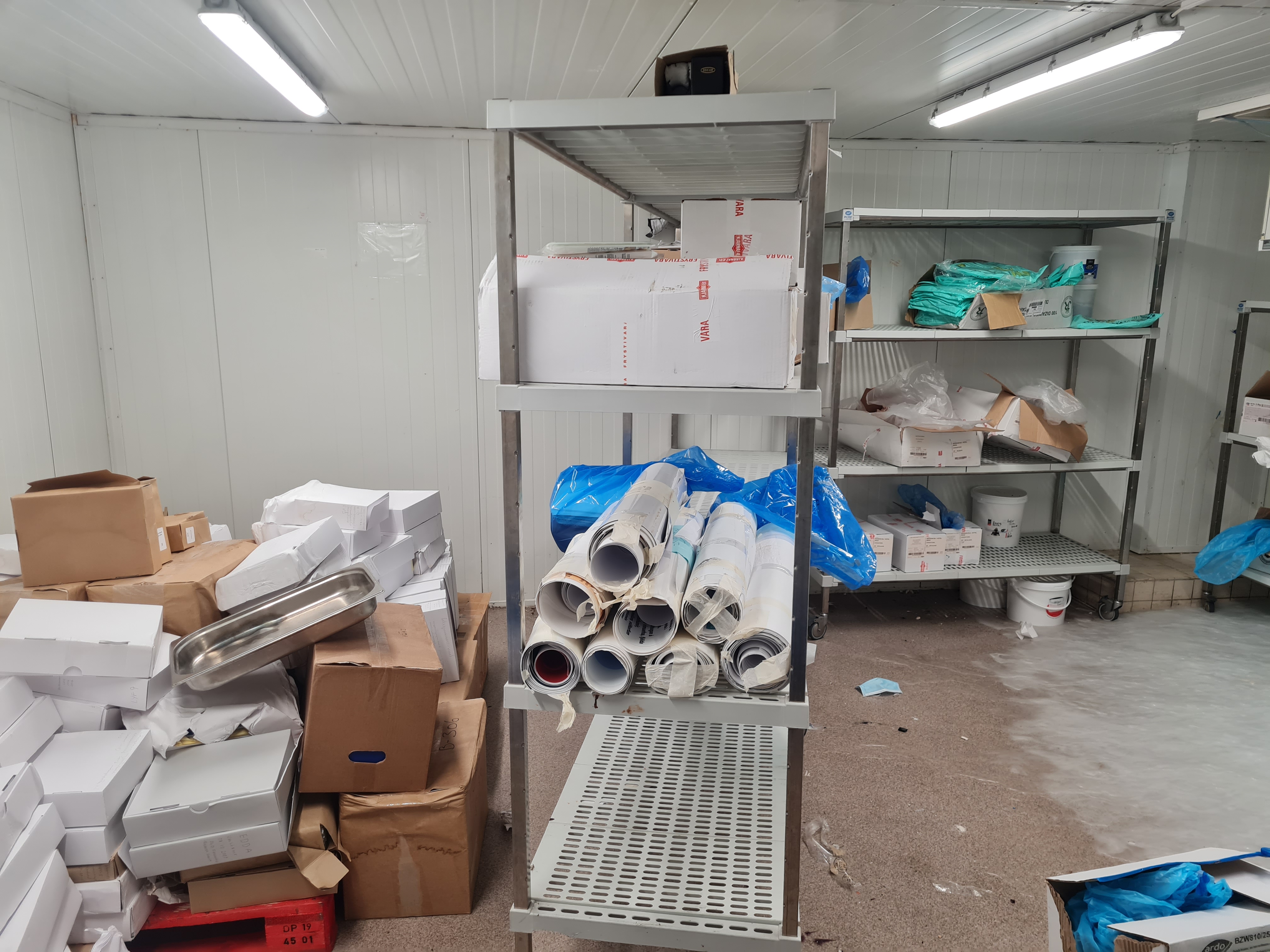 SELT / SOLD - Frystiklefi manngengur 23 fm - 440 sm x 540 sm 6