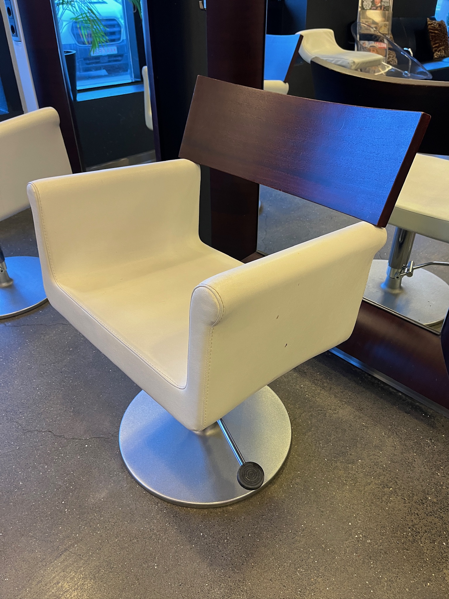 SELT/SOLDGlæsilegur Philippe Starck hárgreiðslustóll - hönnunarstóll (3 stk.)