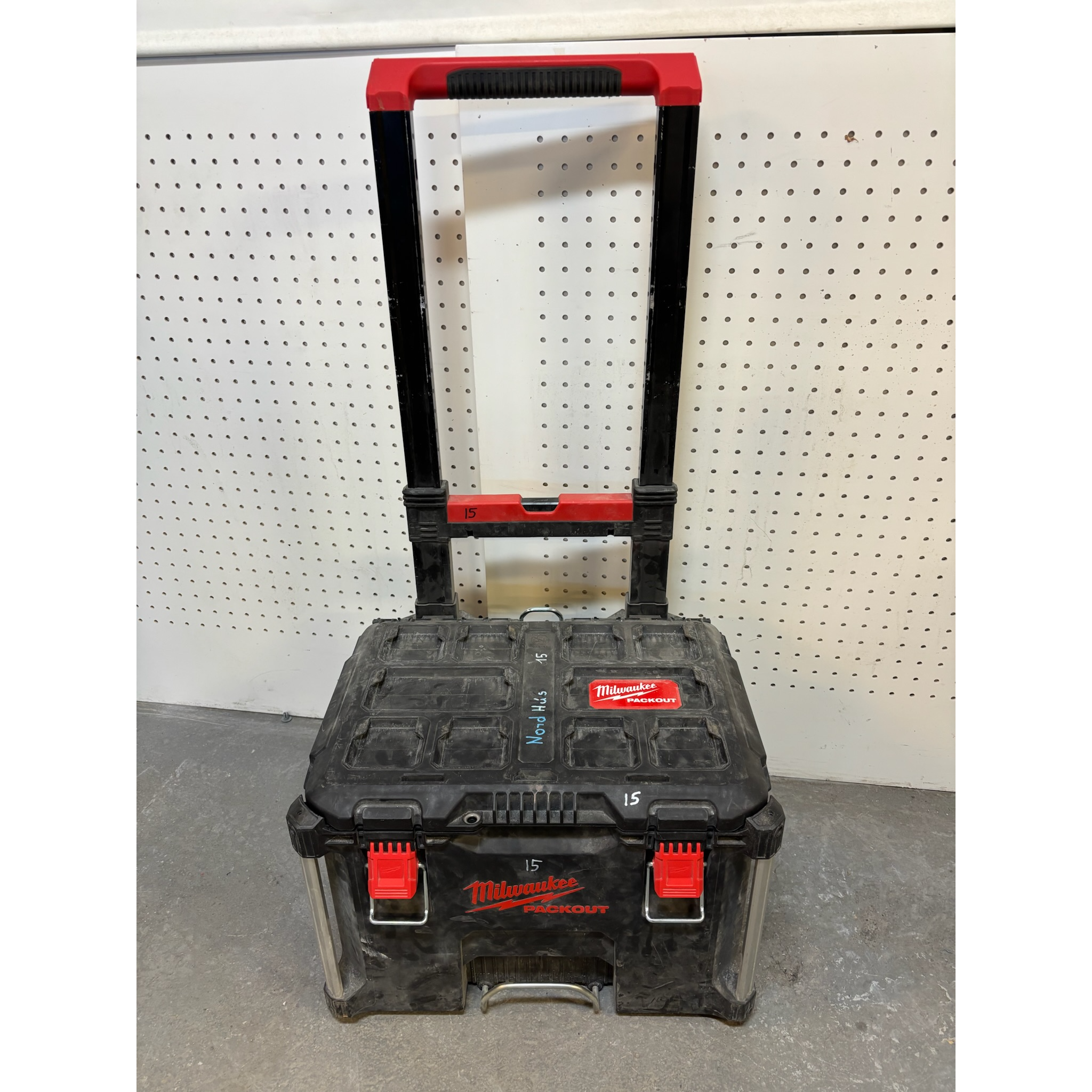 SELT / SOLD Milwaukee Packout taska frá VFS