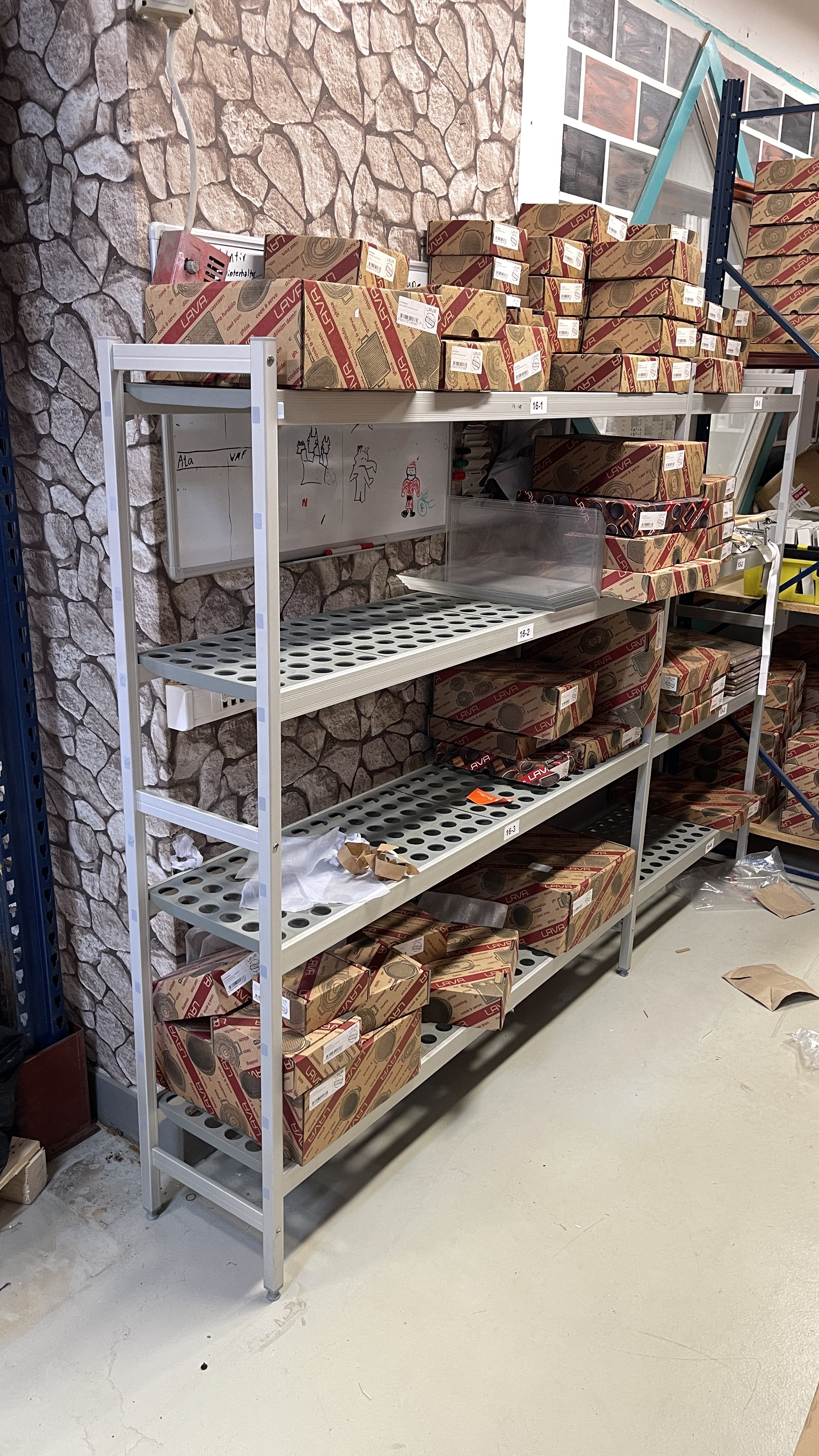 SELT / SOLD Hillueining fyrir kælivörur, H170 x B236 x D36sm.