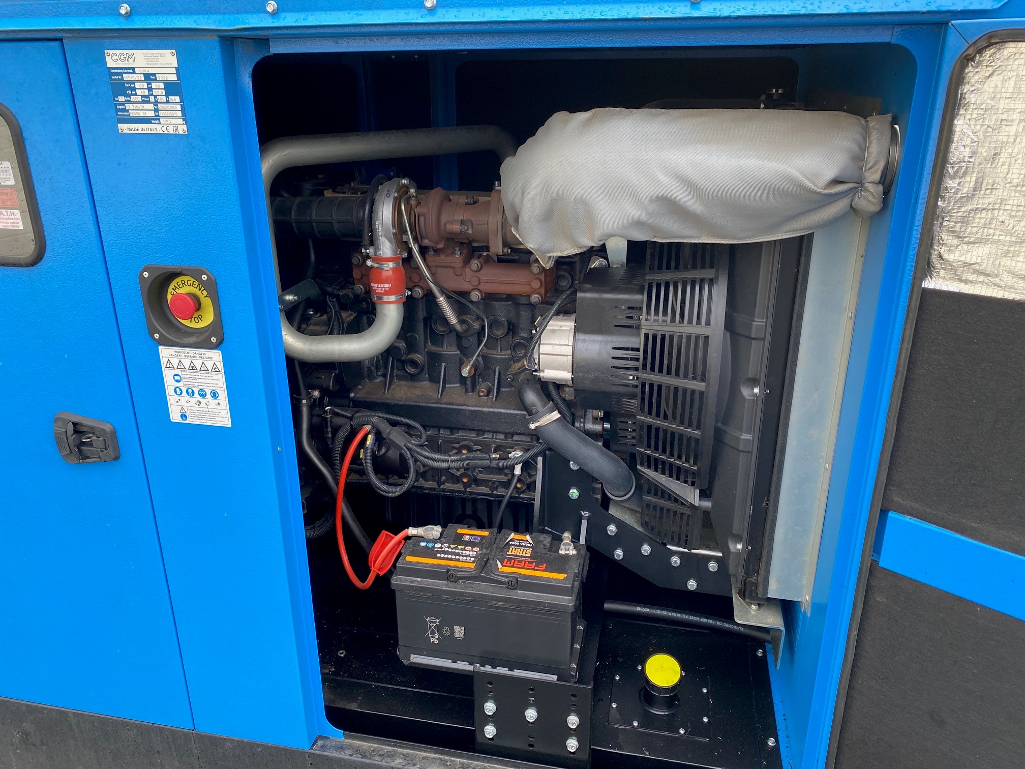 SELT / SOLD Hljóðlát rafstöð varaaflstöð 2022 - CGM 60F - 66KVa eða 52,8 KW 2
