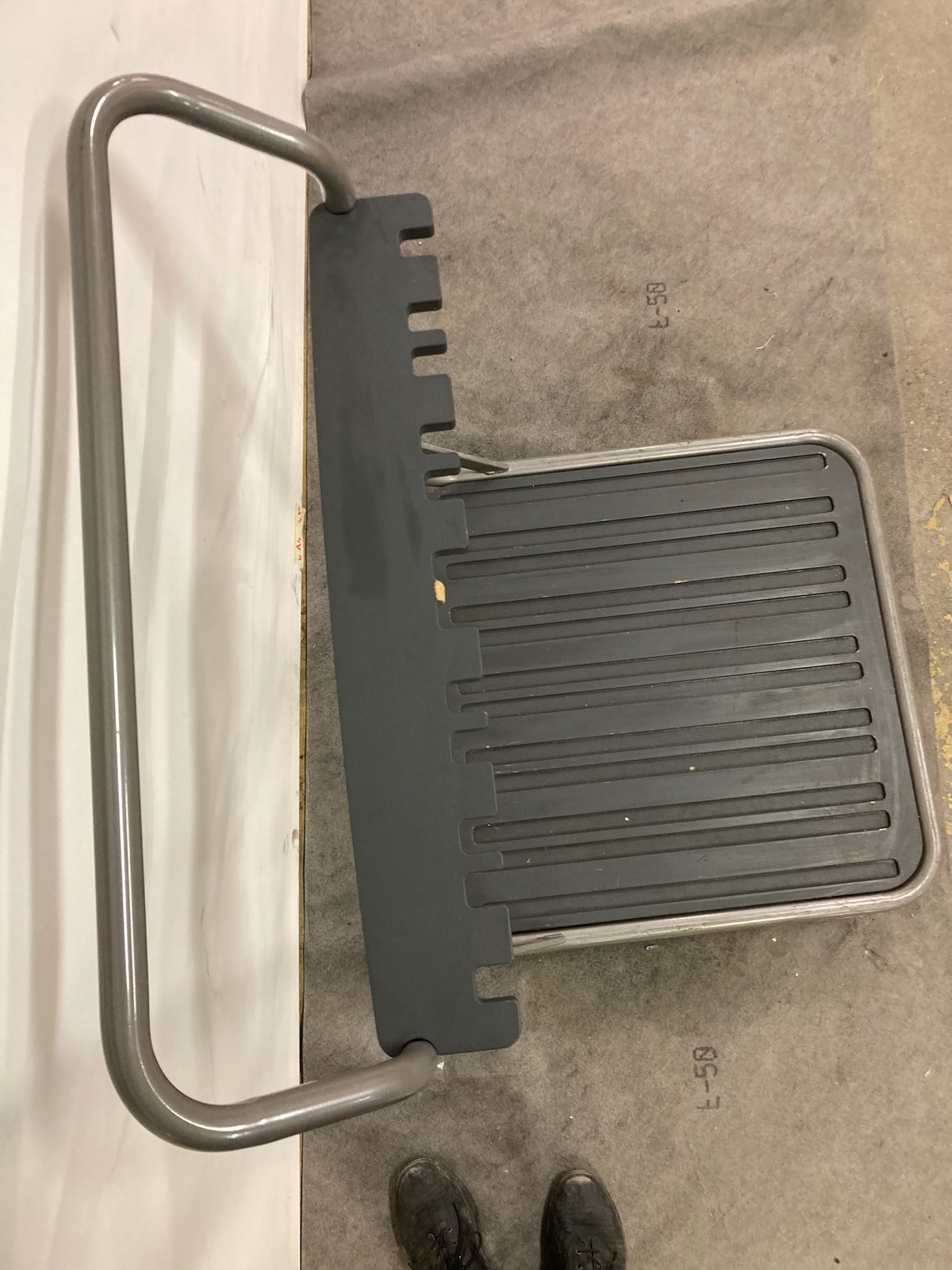 SELT / SOLD Burðartrylla á hjólum L75 sm x B75 sm 3