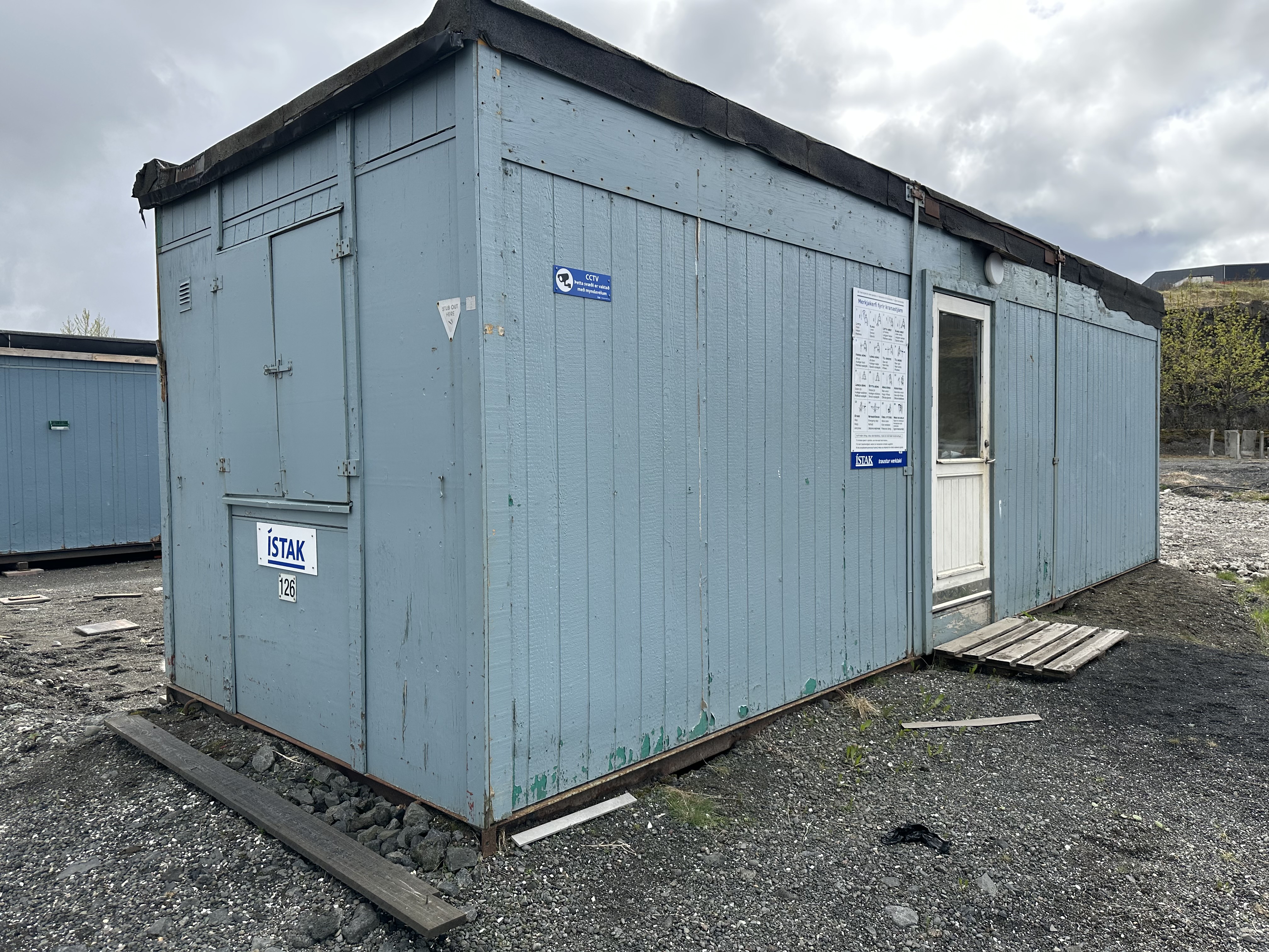 SELT / SOLD - Smáhýsi endahús - herbergi